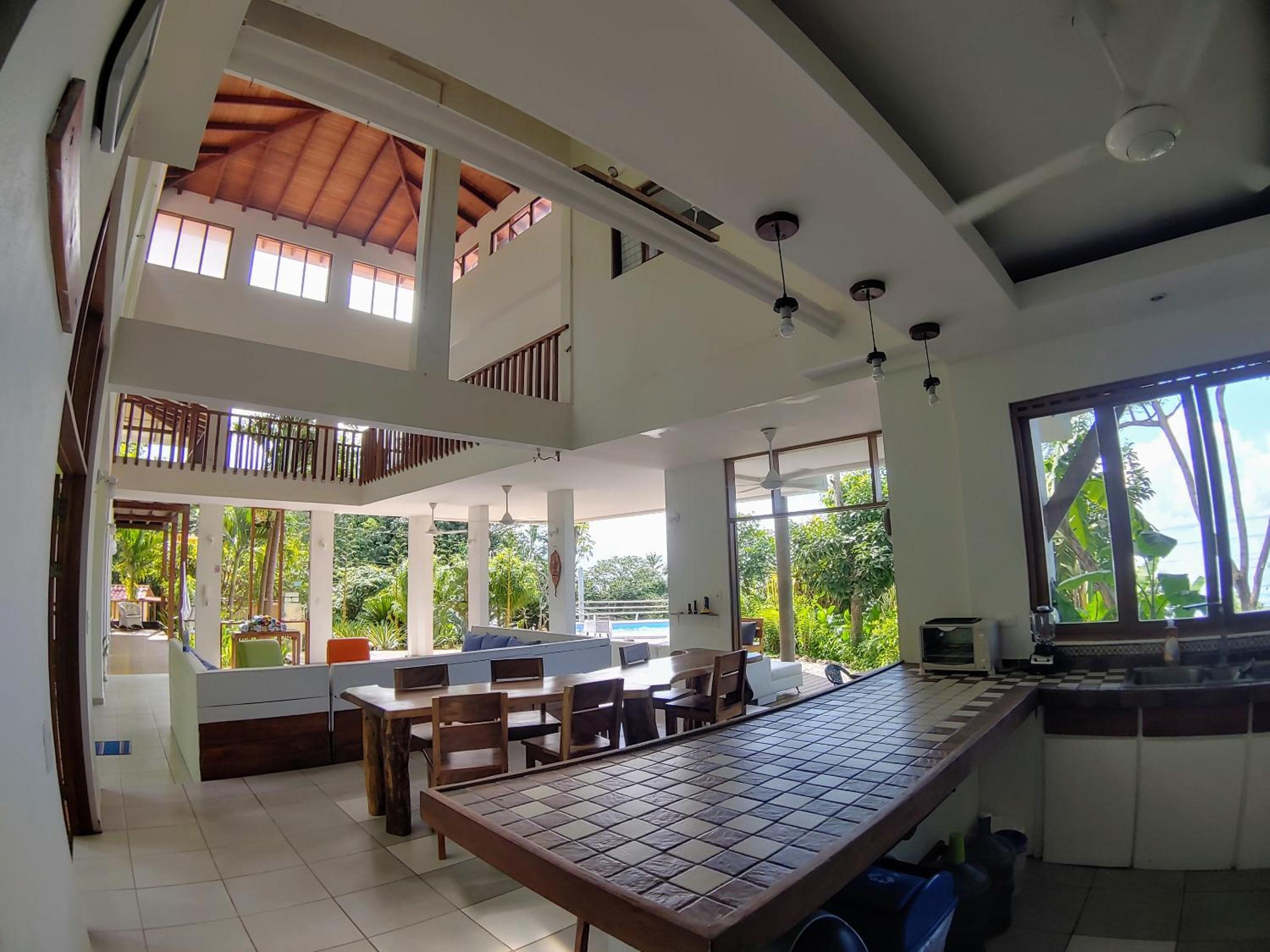 Casa Luna - Private Villa with Ocean View, Pool, AC, Wi-Fi