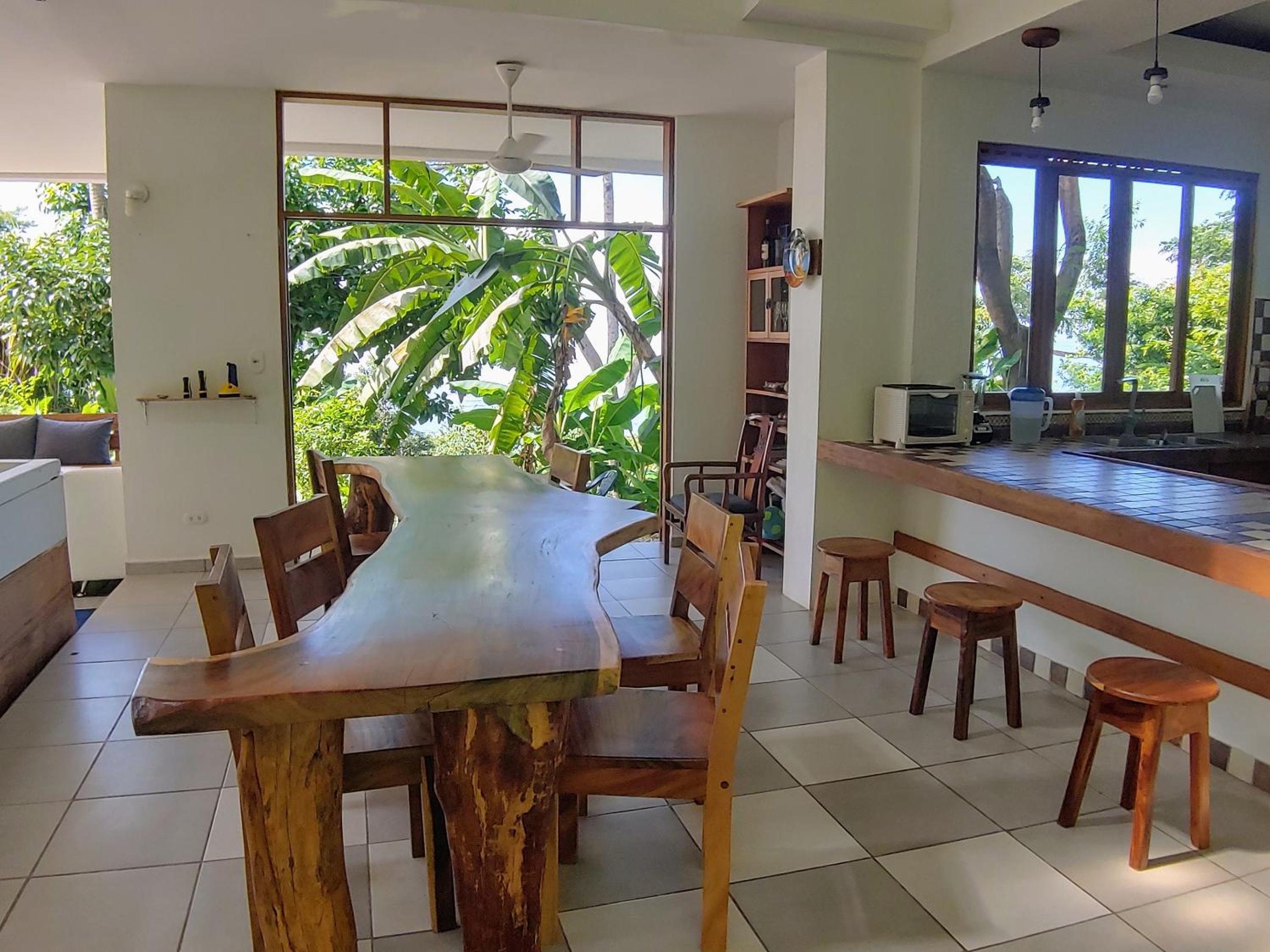 Casa Luna - Private Villa with Ocean View, Pool, AC, Wi-Fi