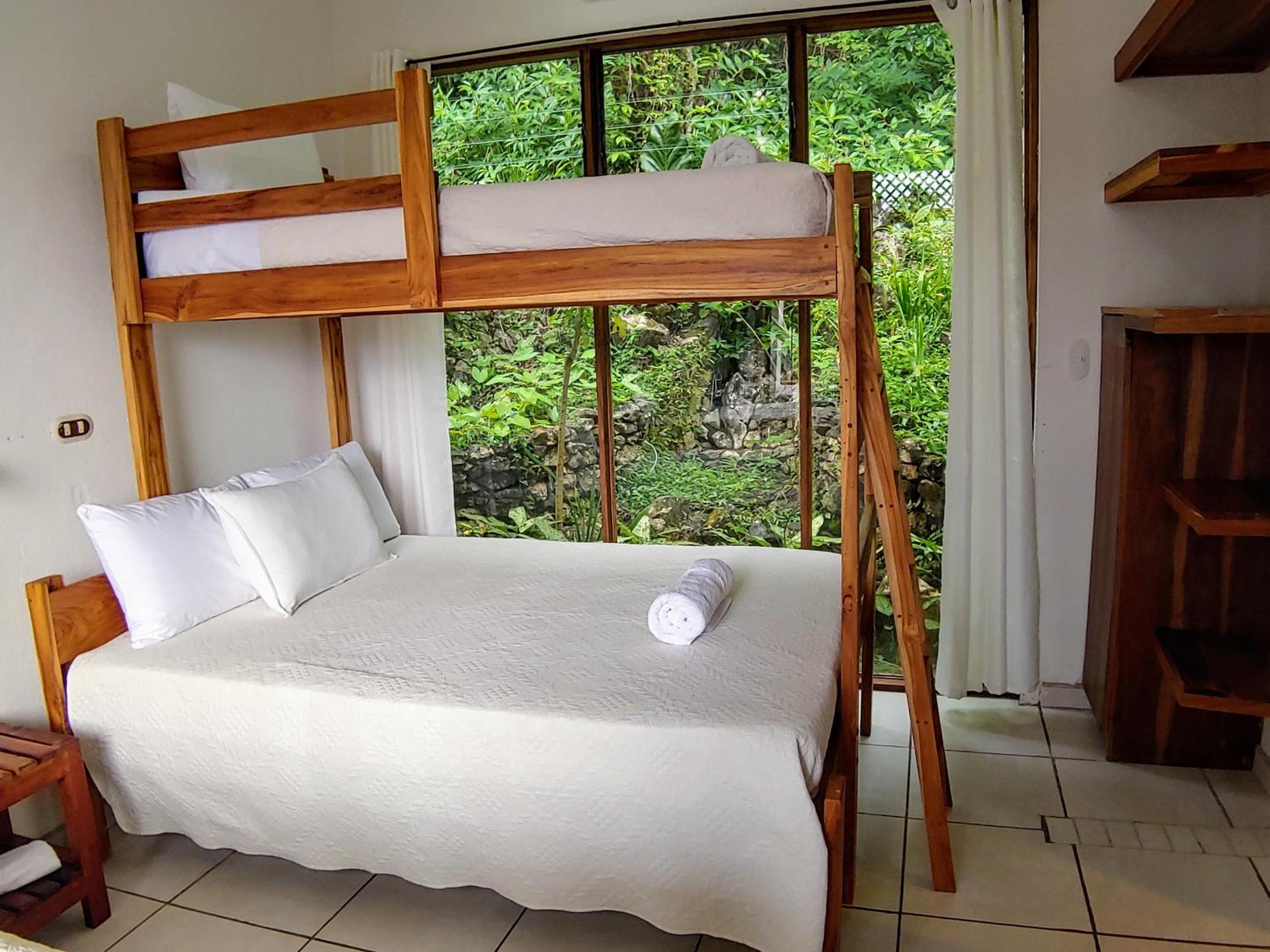 Casa Luna - Private Villa with Ocean View, Pool, AC, Wi-Fi
