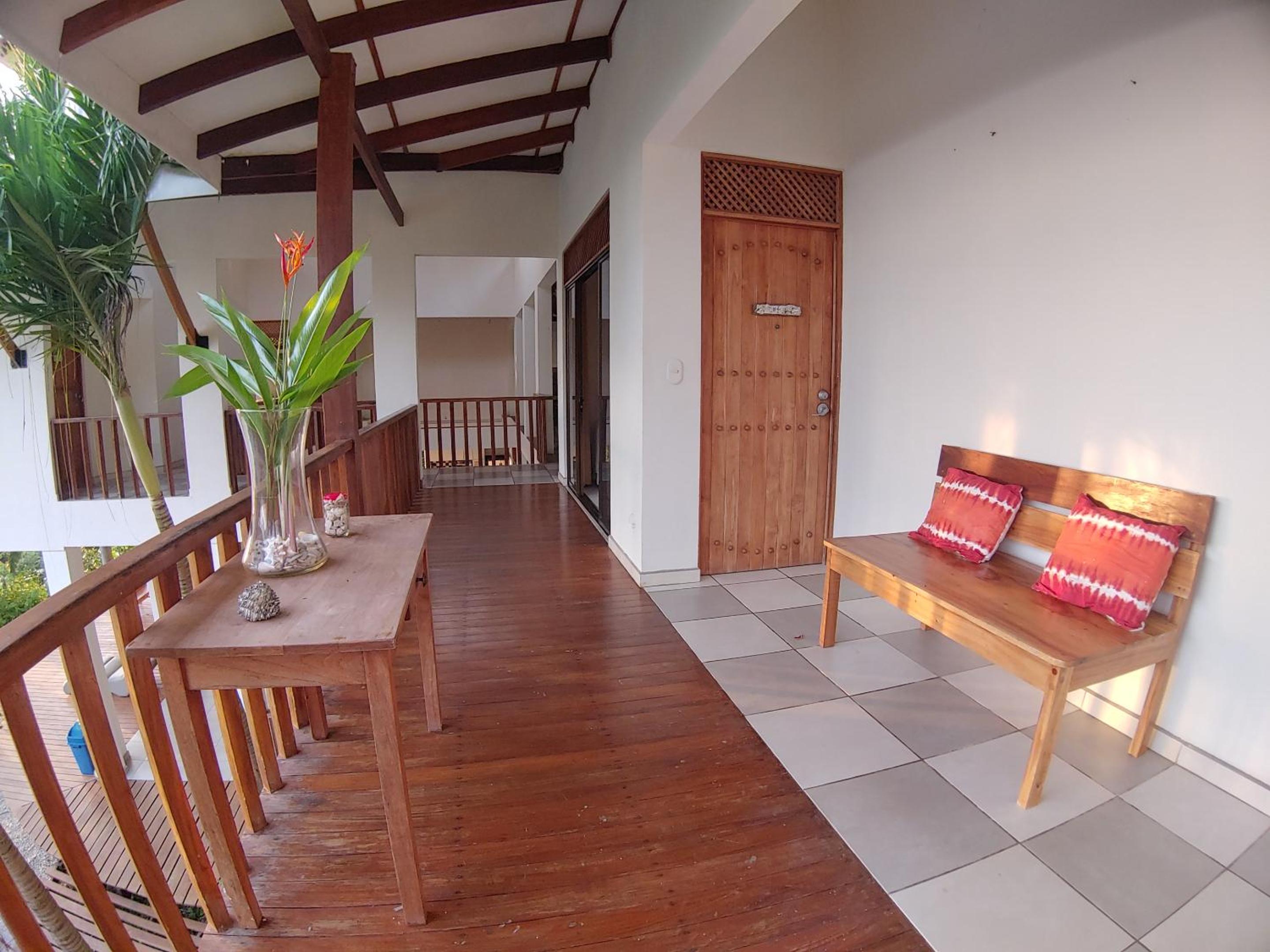 Casa Luna - Private Villa with Ocean View, Pool, AC, Wi-Fi