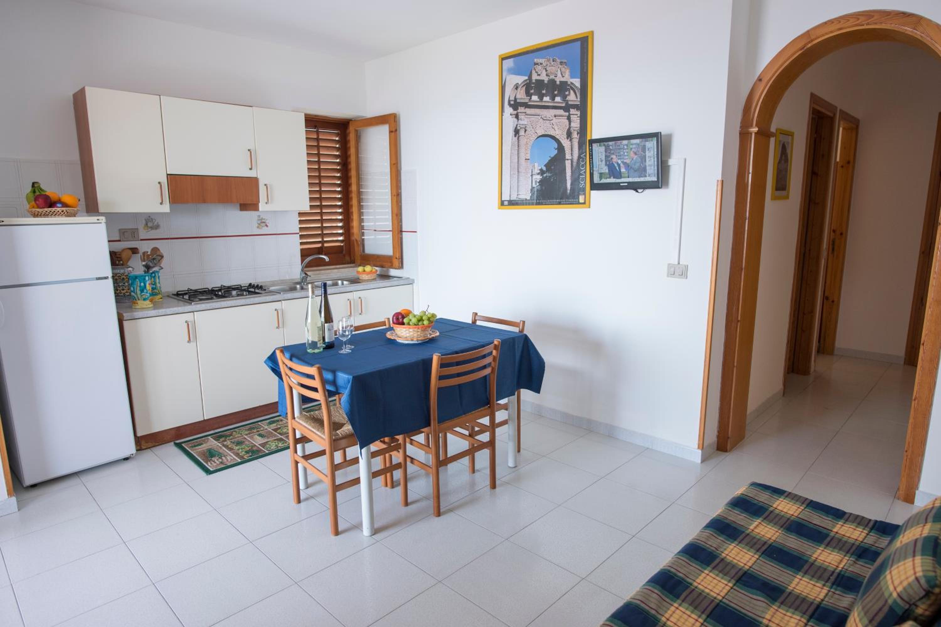 Two room apartment near the beach 2 view 3