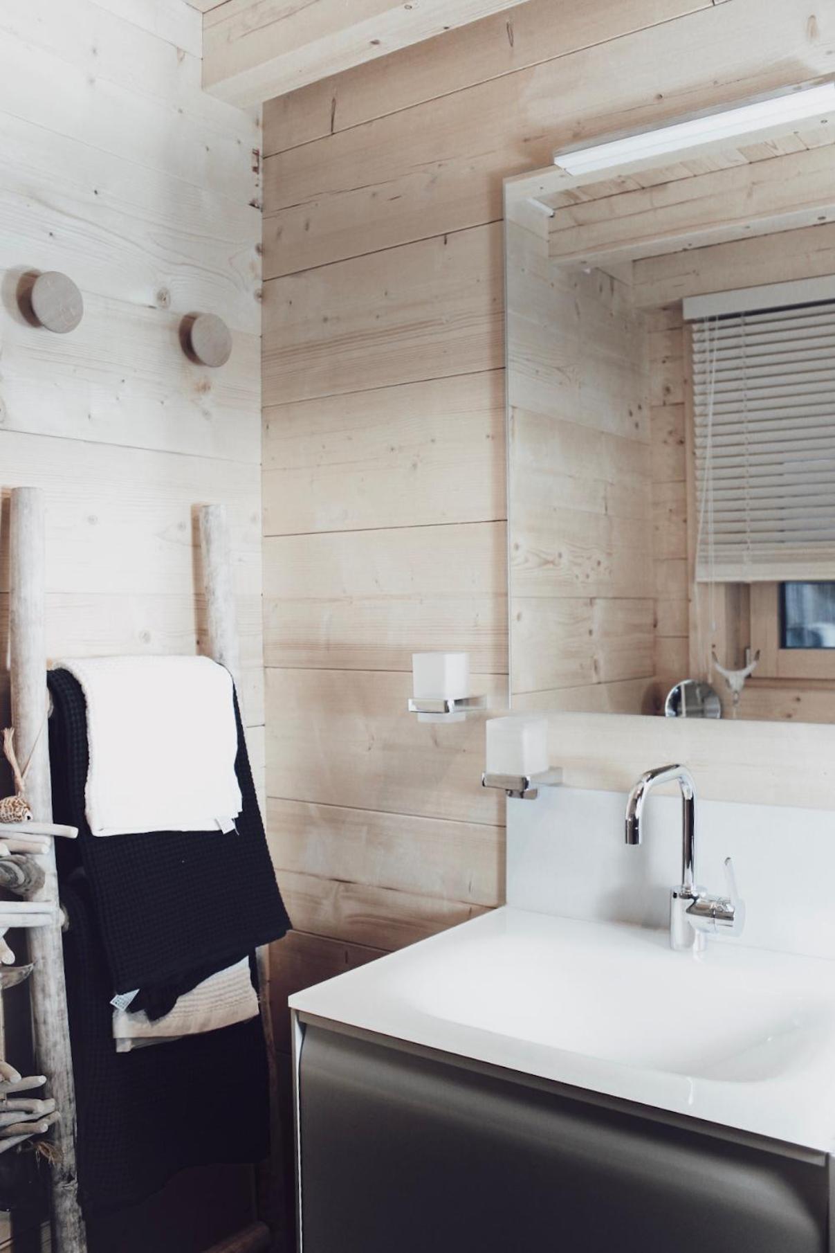 HUS - Chalet Lodges