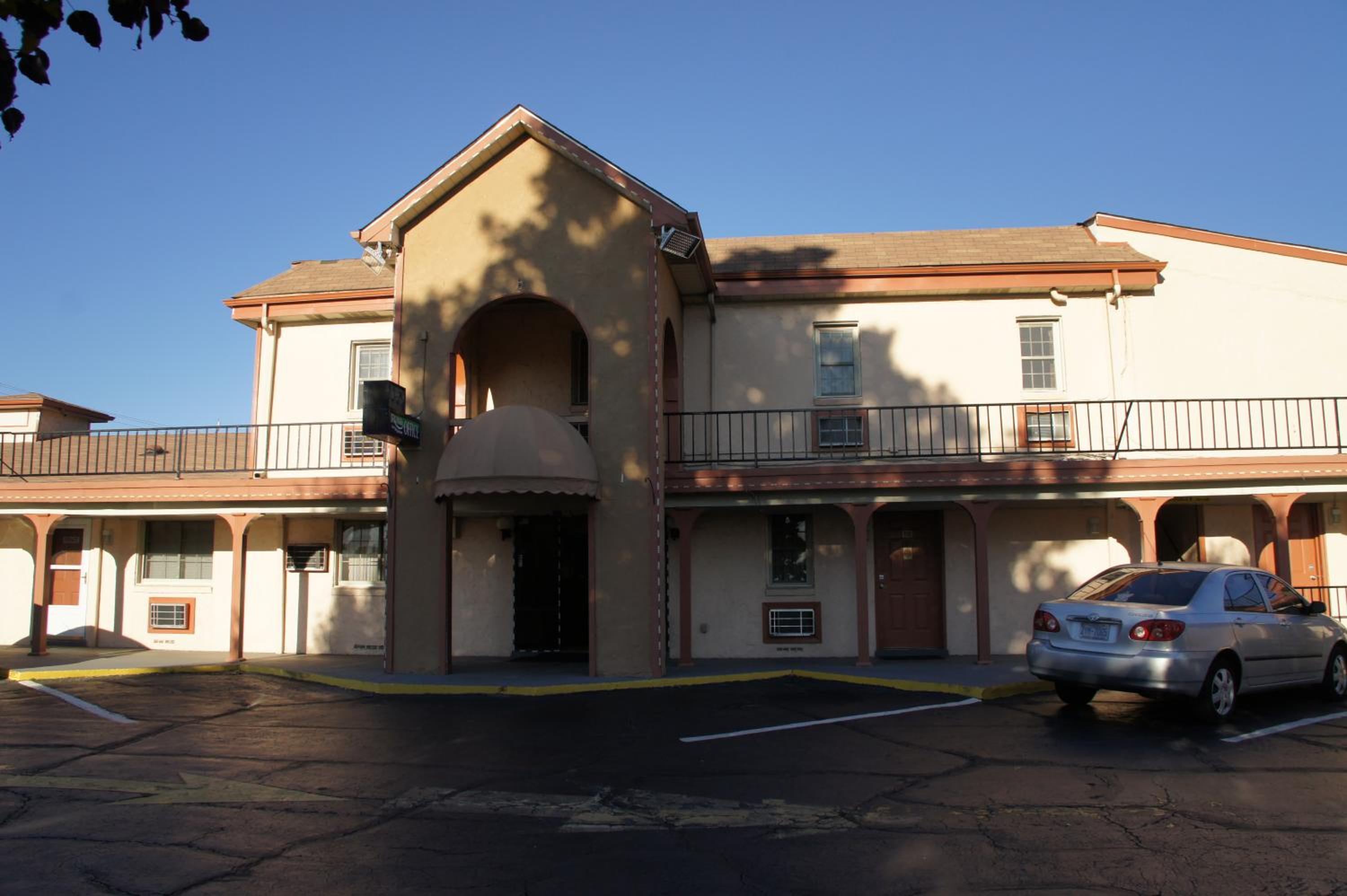 Royalinn & suites view 3