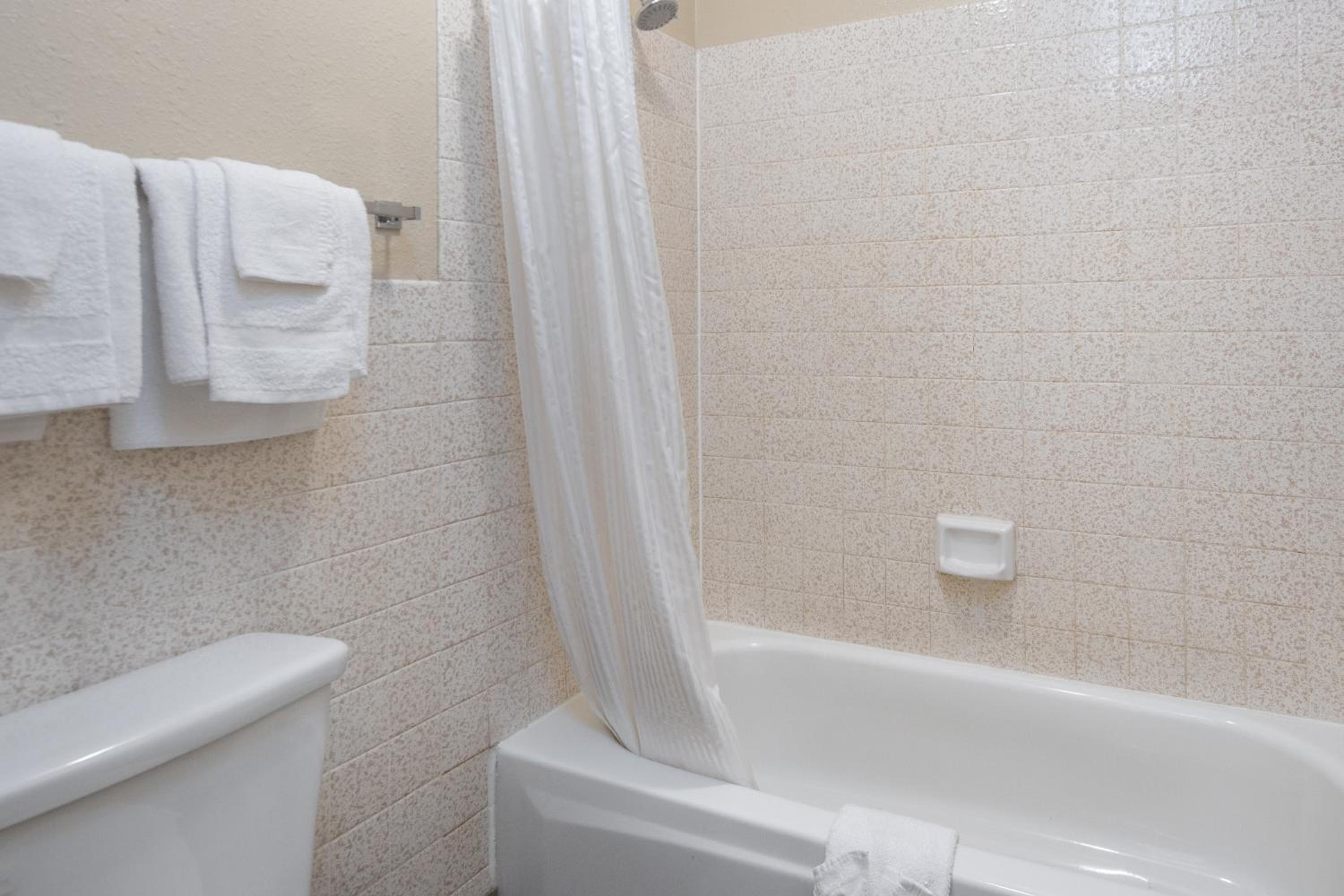 Fairfield Vacations - SureStay Hotel by Best Western Fairfield Napa Valley - Property Image 4