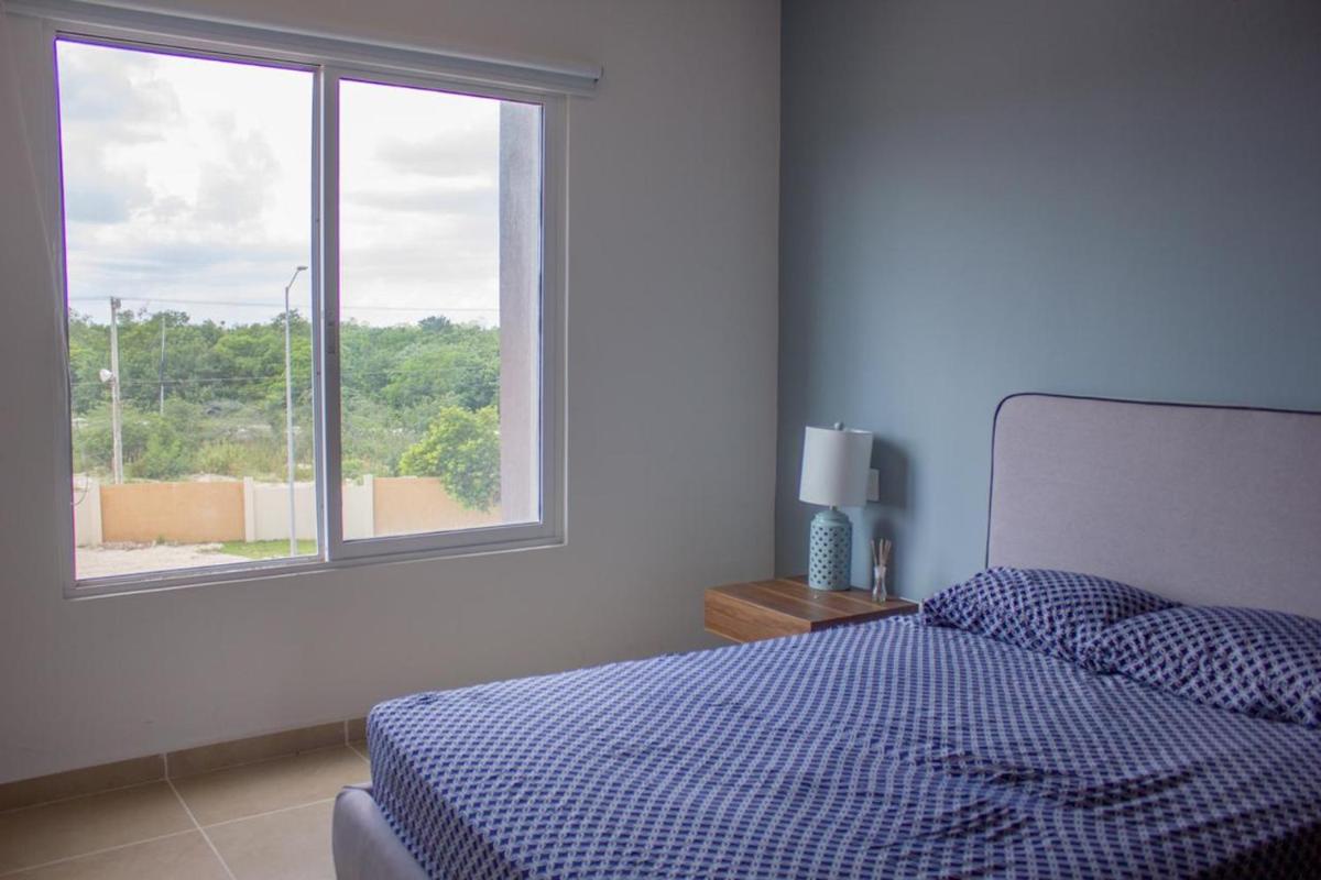 departamento en Cancún con 7 albercas tipo playa y laguna