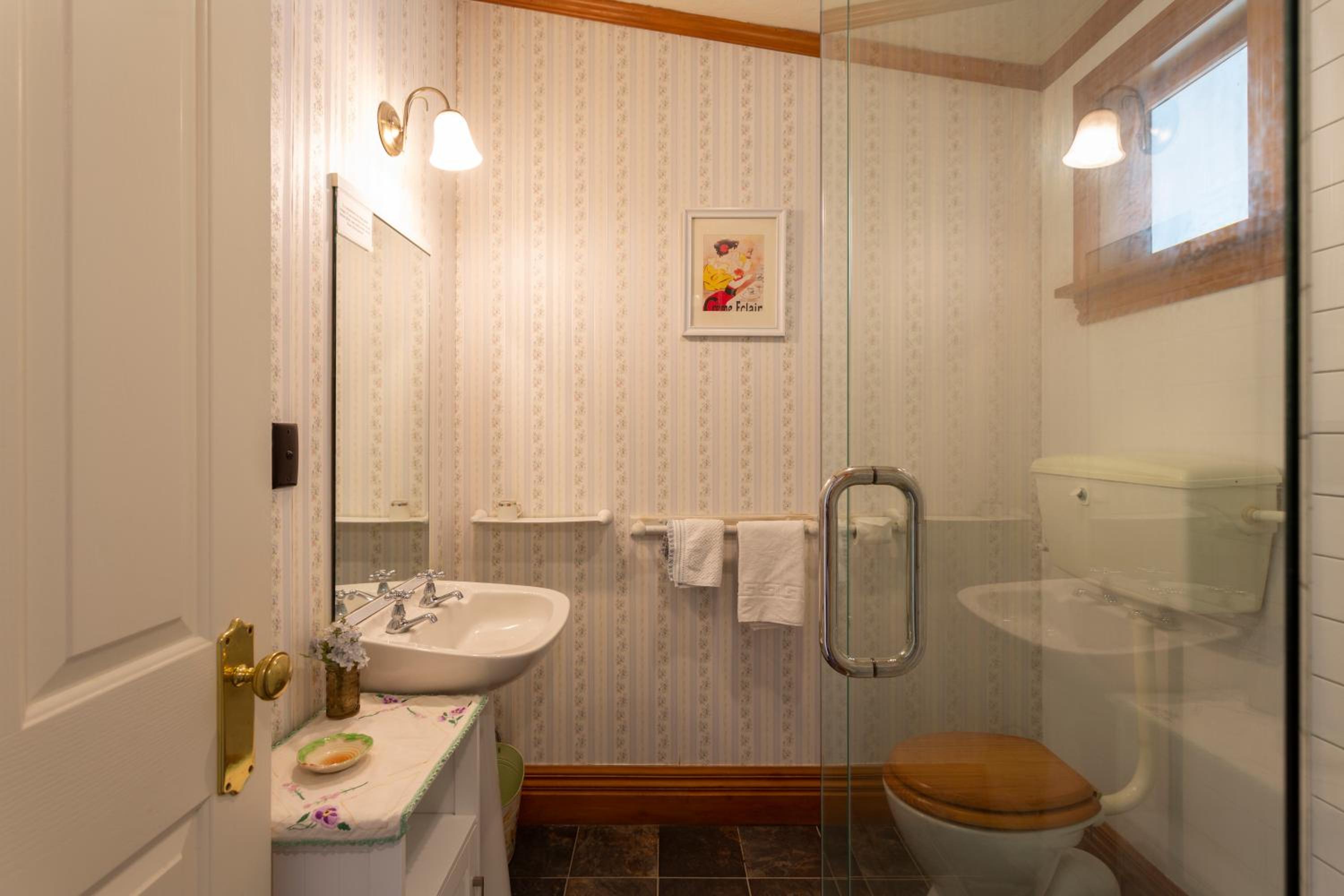 Settlers Cottage Motel