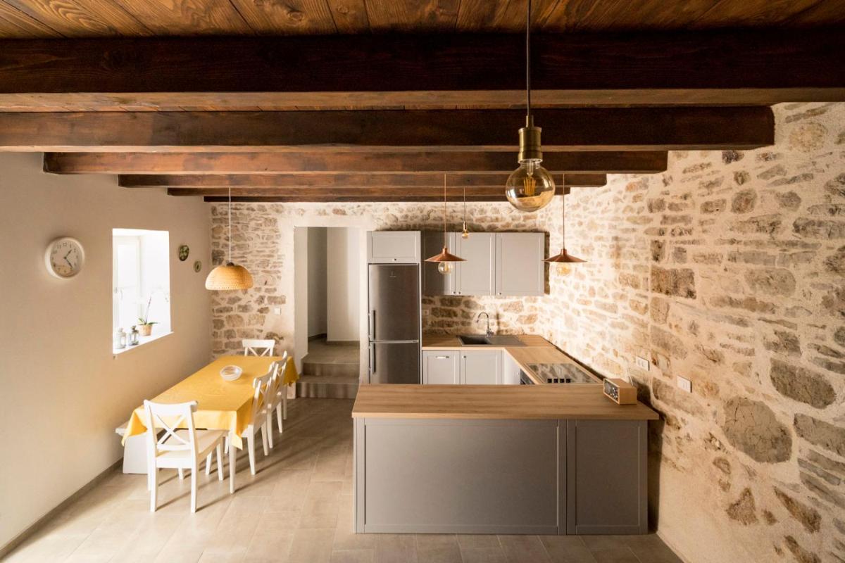 Mulberry Stonehouse view 3