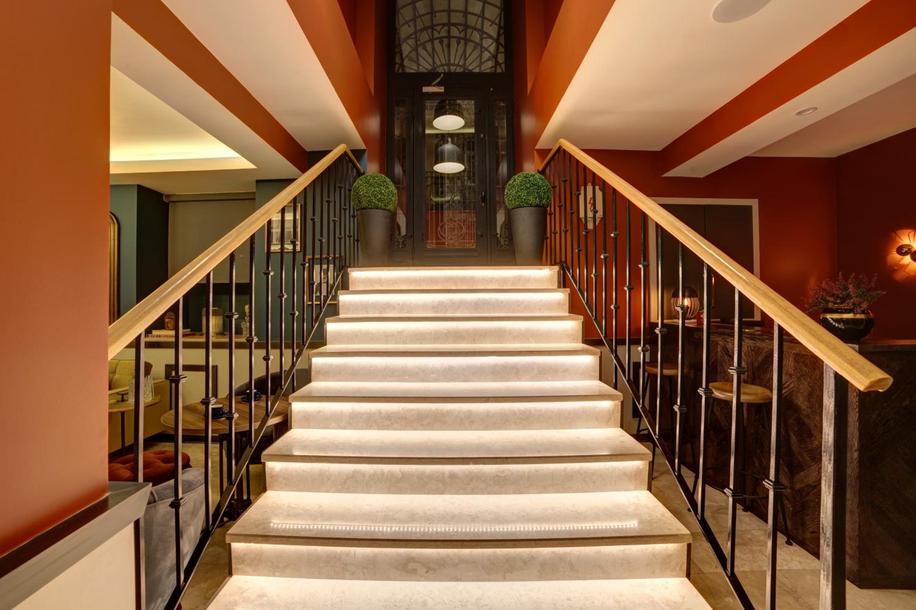 The Fox Otel - Image 97