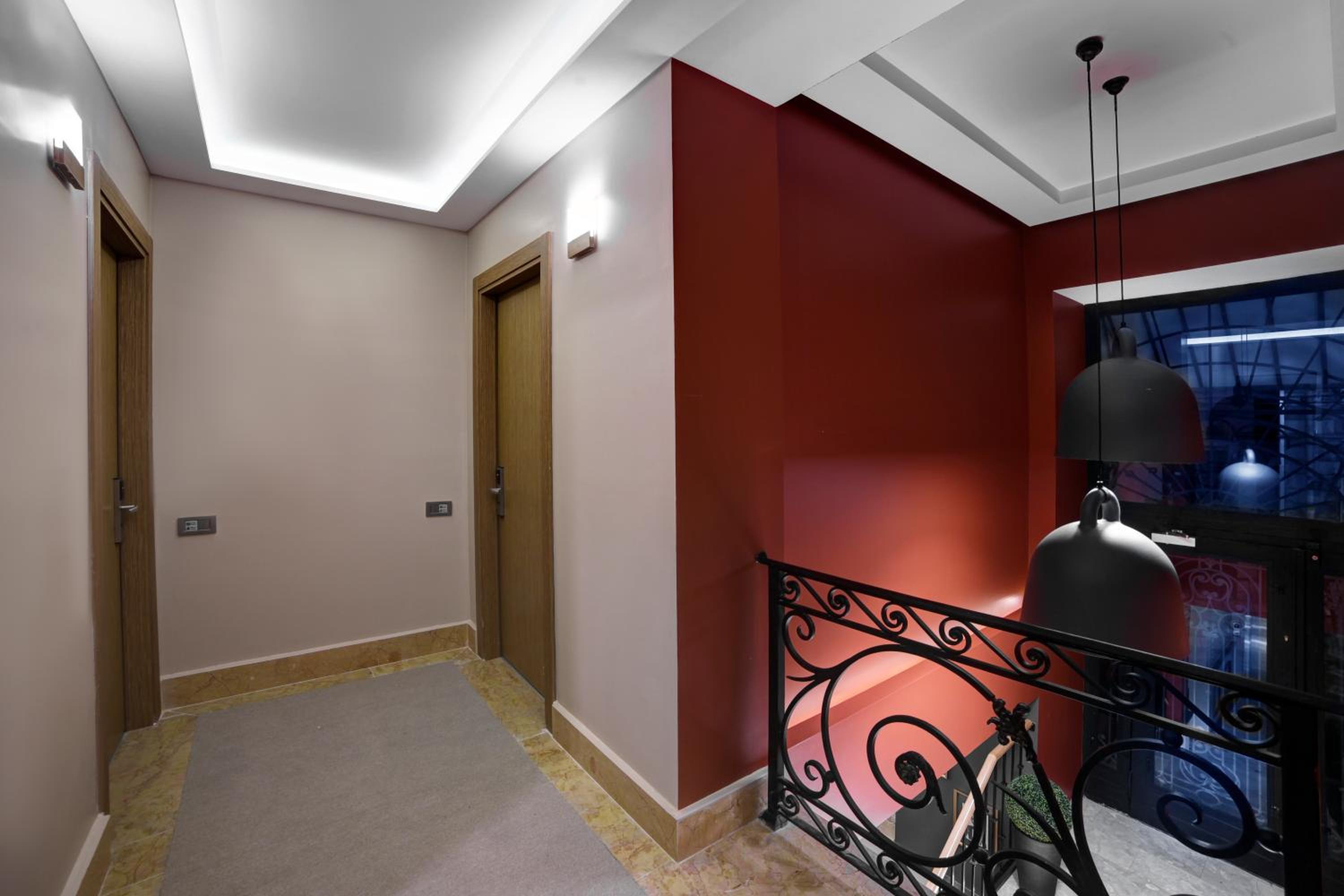 The Fox Otel - Image 102