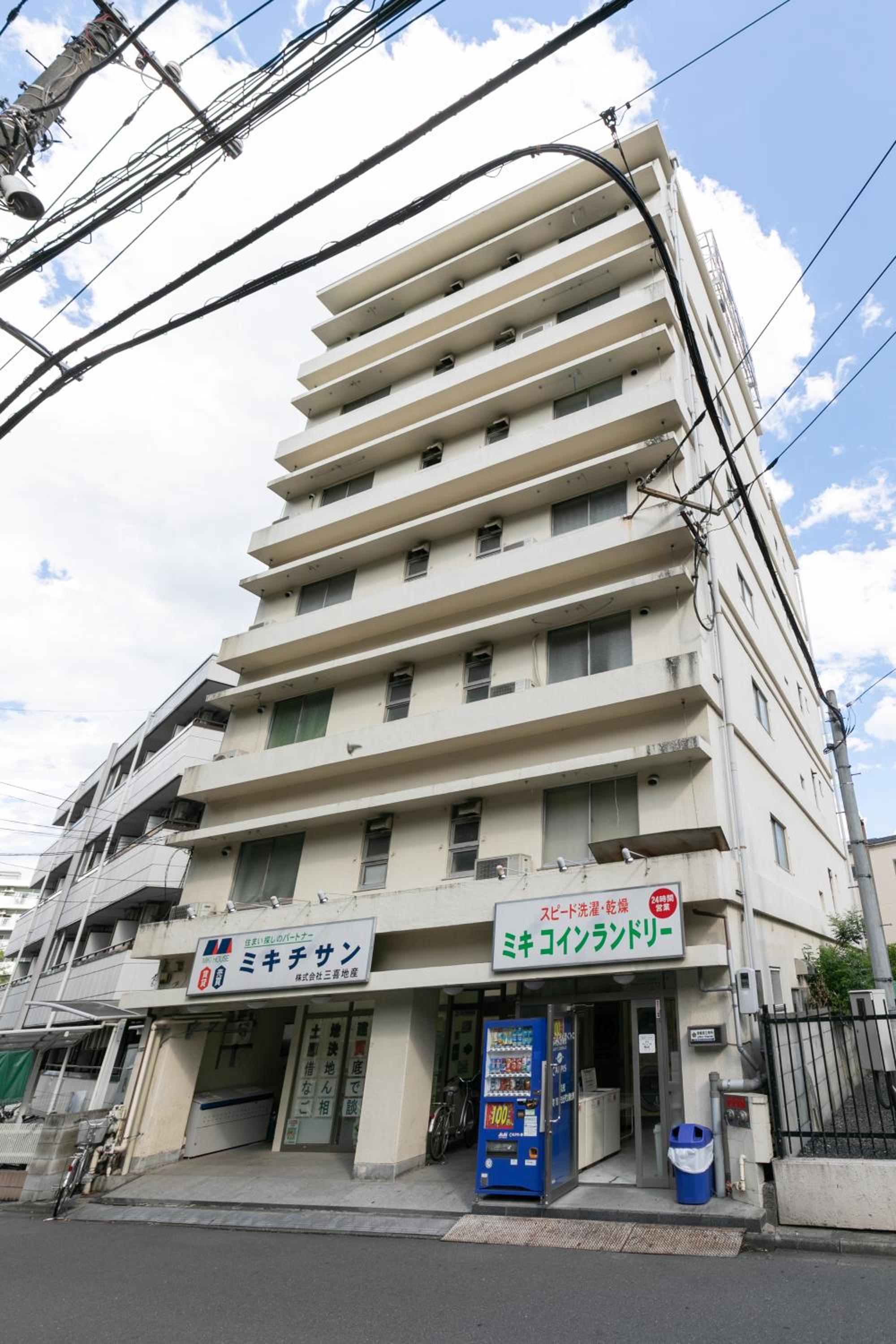 Miki Hall Akabane