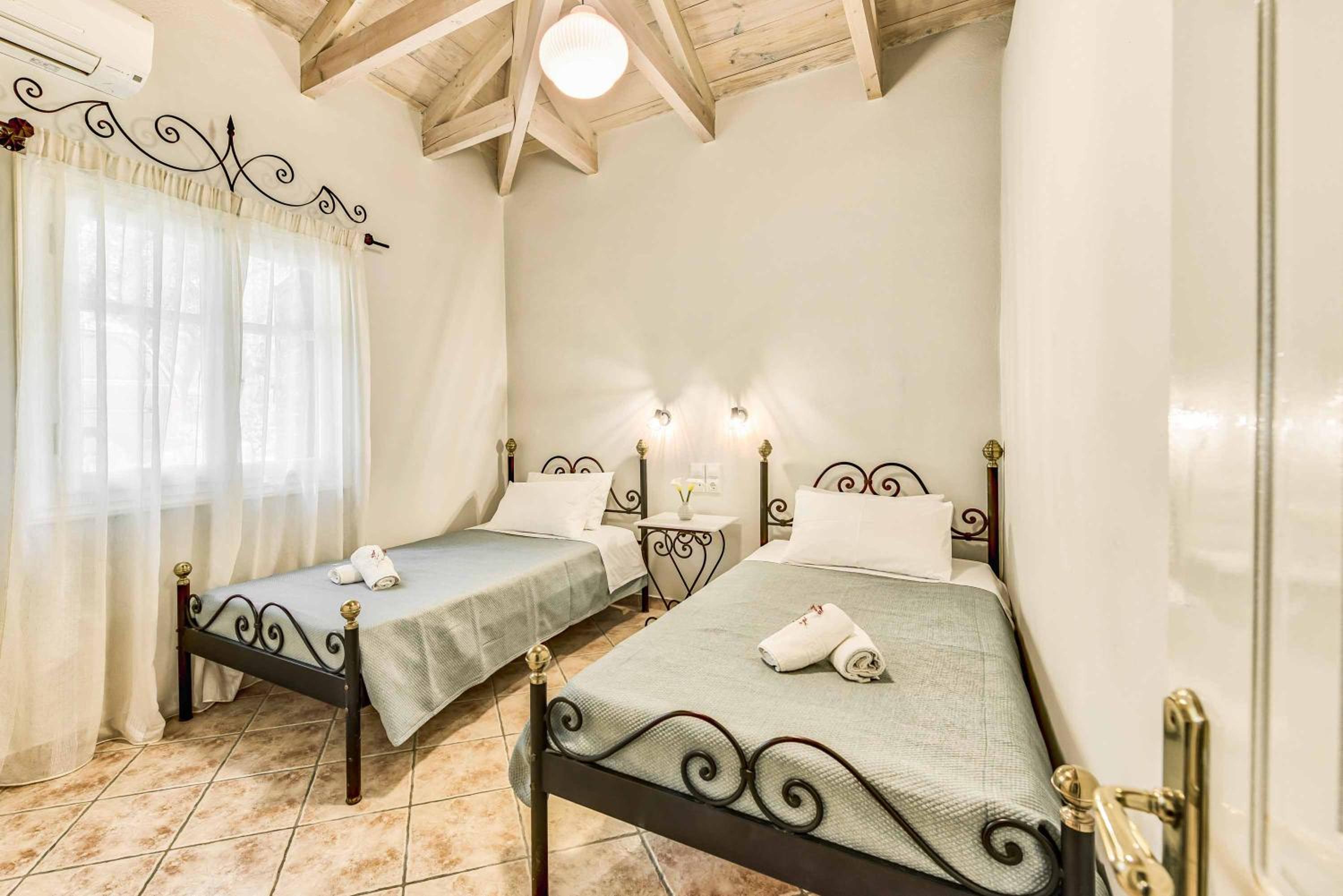 Villa Marathias photo 3