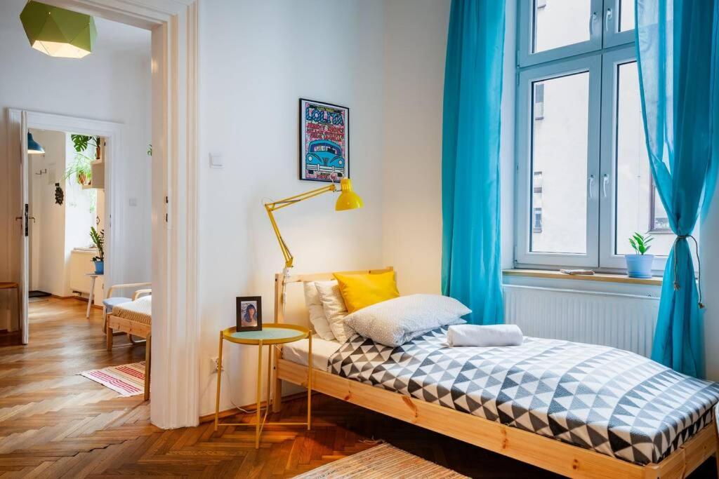 Blue Peace-apartment with FREE PARKING in center for 1-6 people view 5