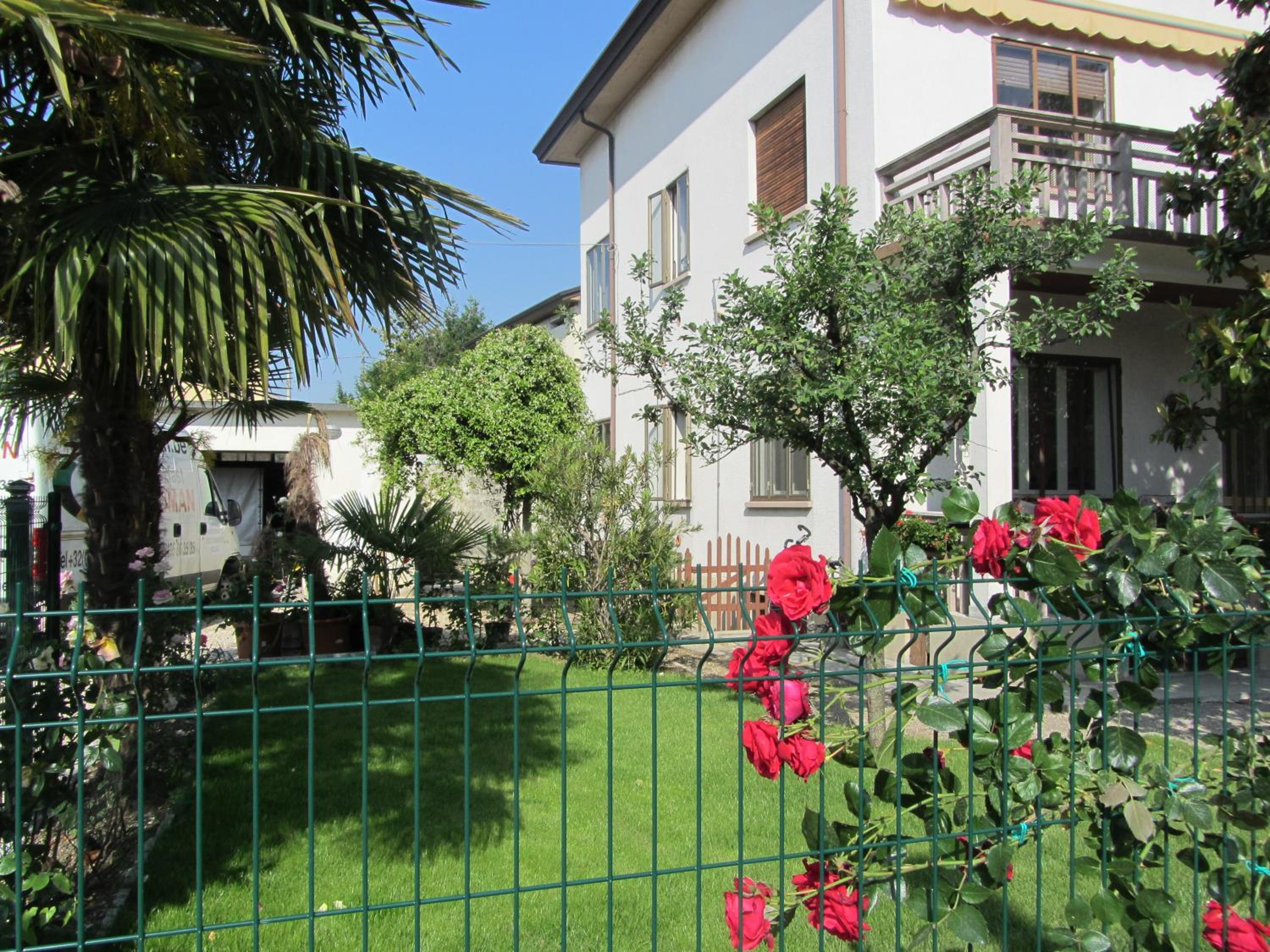 CASA ROMAN ITALIA, Center Sacile view 5
