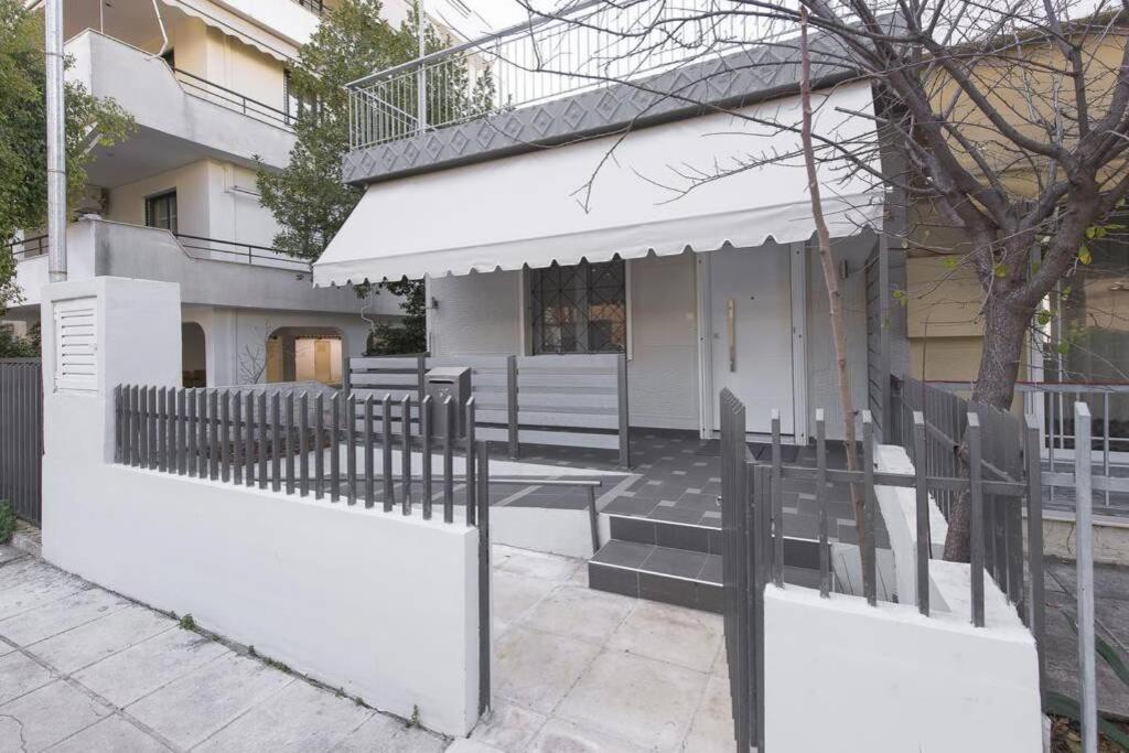 Modern fully-equipped house, 5 min walk from metro