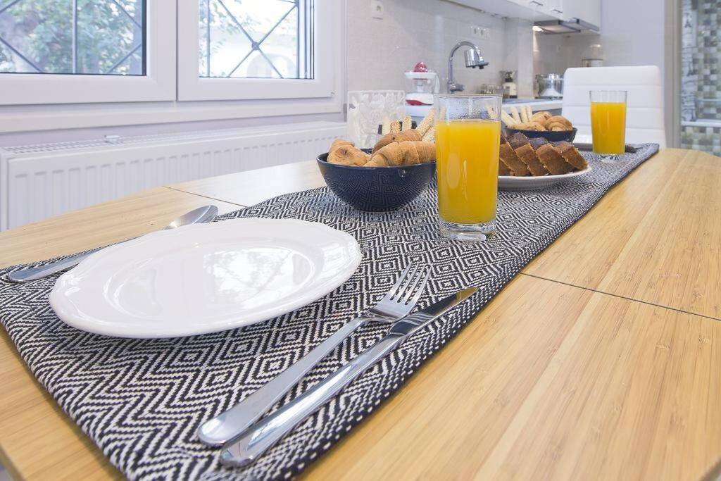 Modern fully-equipped house, 5 min walk from metro
