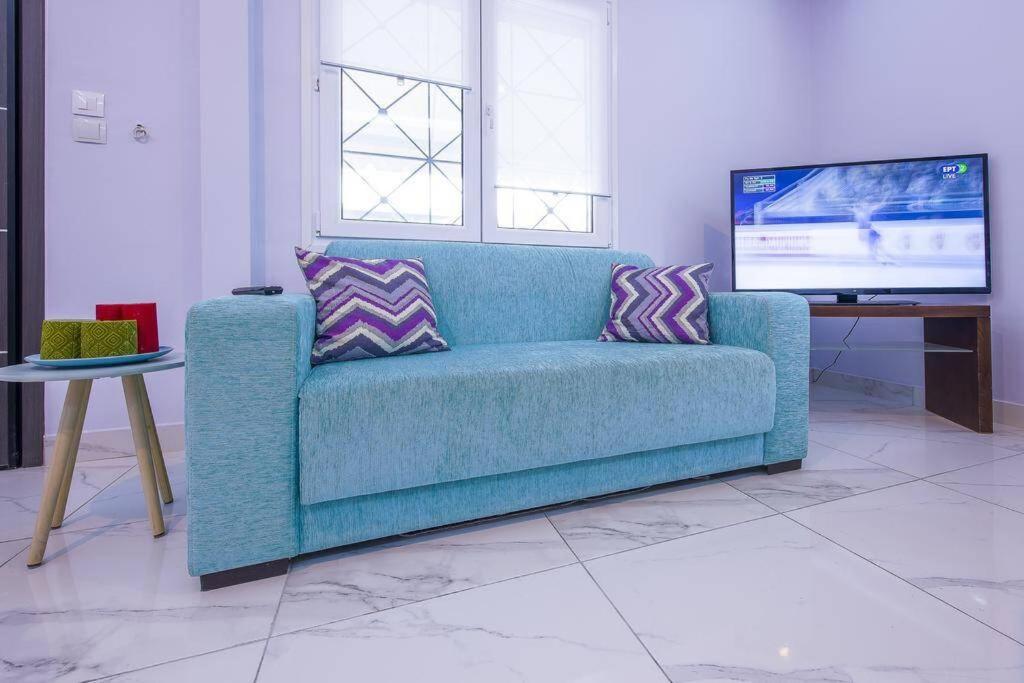 Modern fully-equipped house, 5 min walk from metro