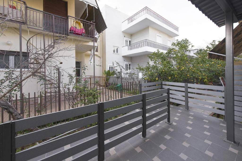 Modern fully-equipped house, 5 min walk from metro