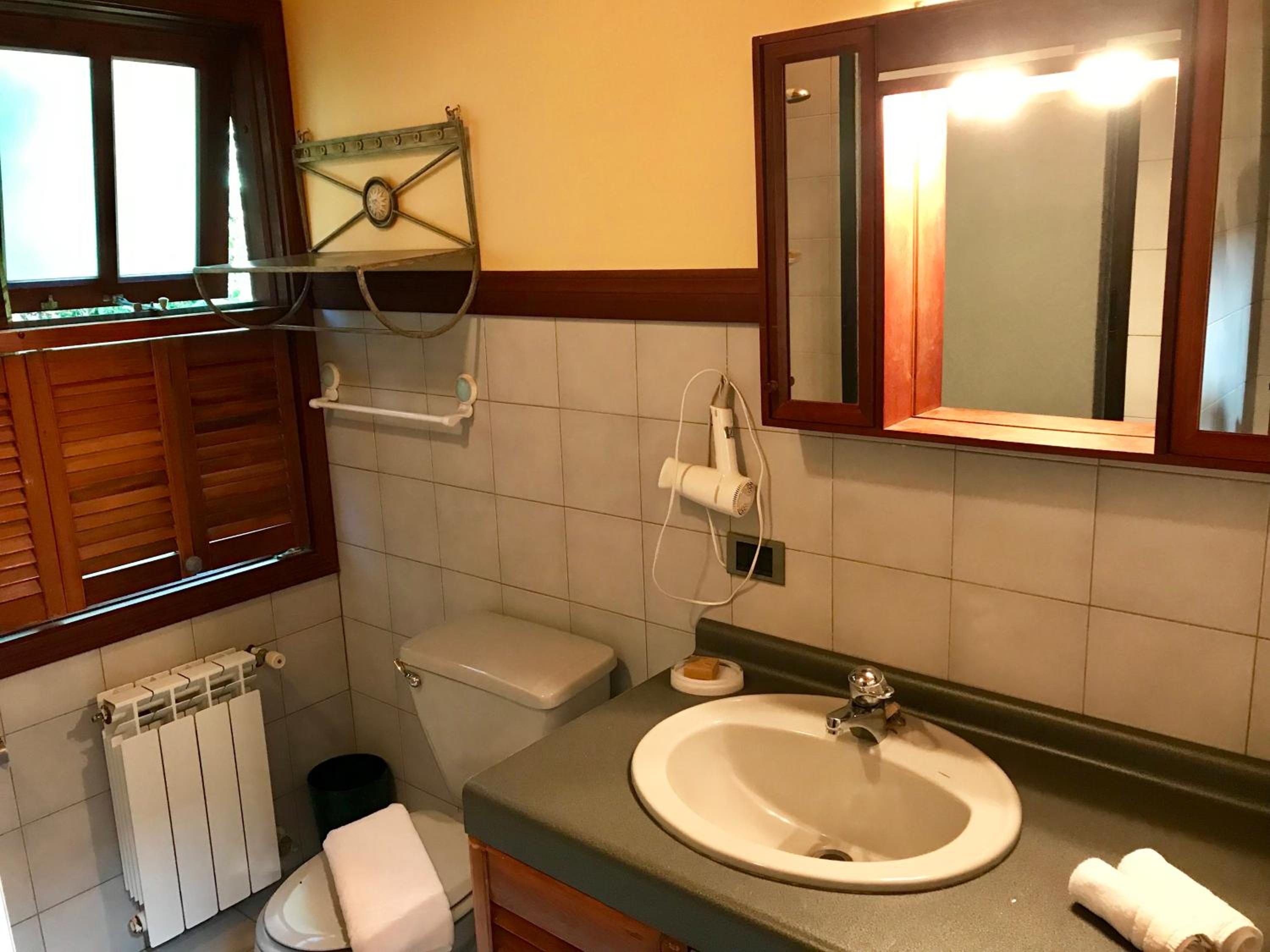 YAN KEE WAY LODGE BUNGALOW view 5