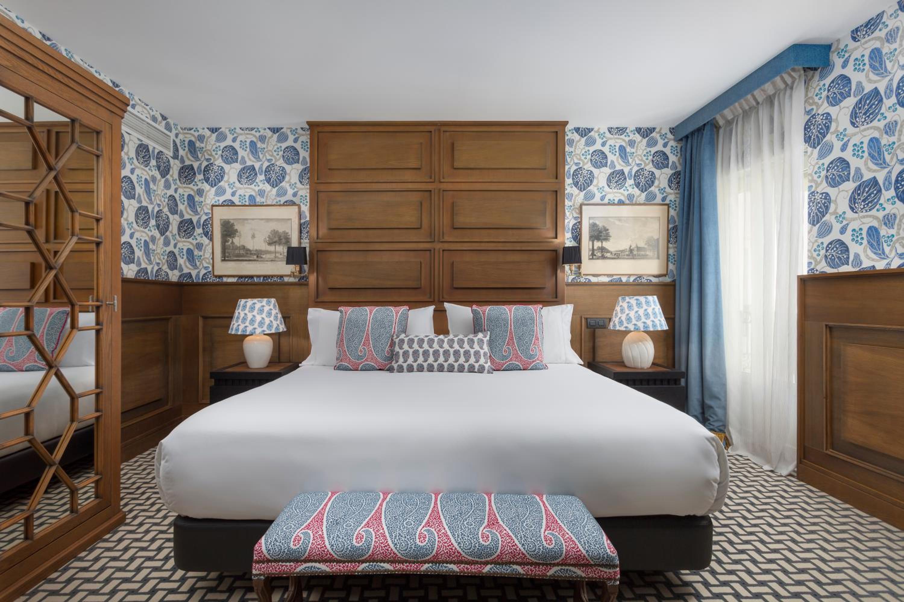 Hotel Room Mate Alba - Image 1