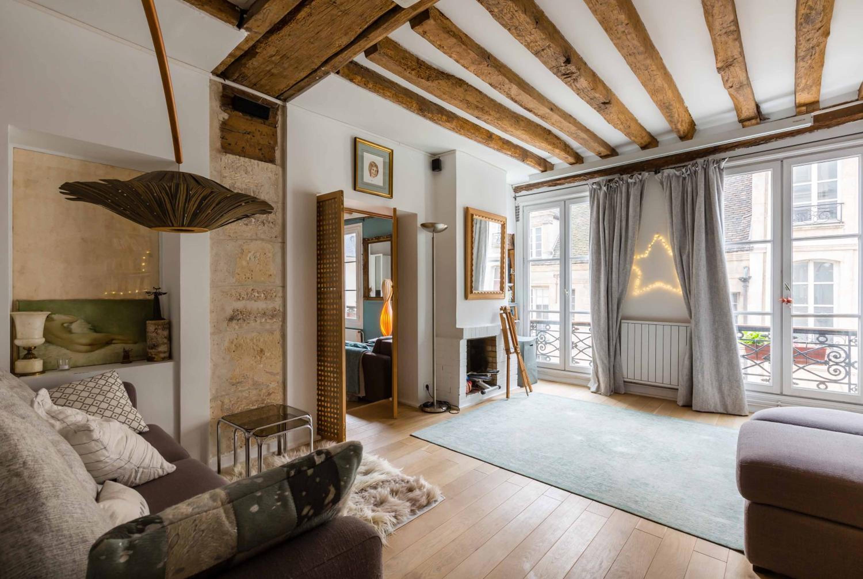 Veeve - Artistic Excellence in the Marais