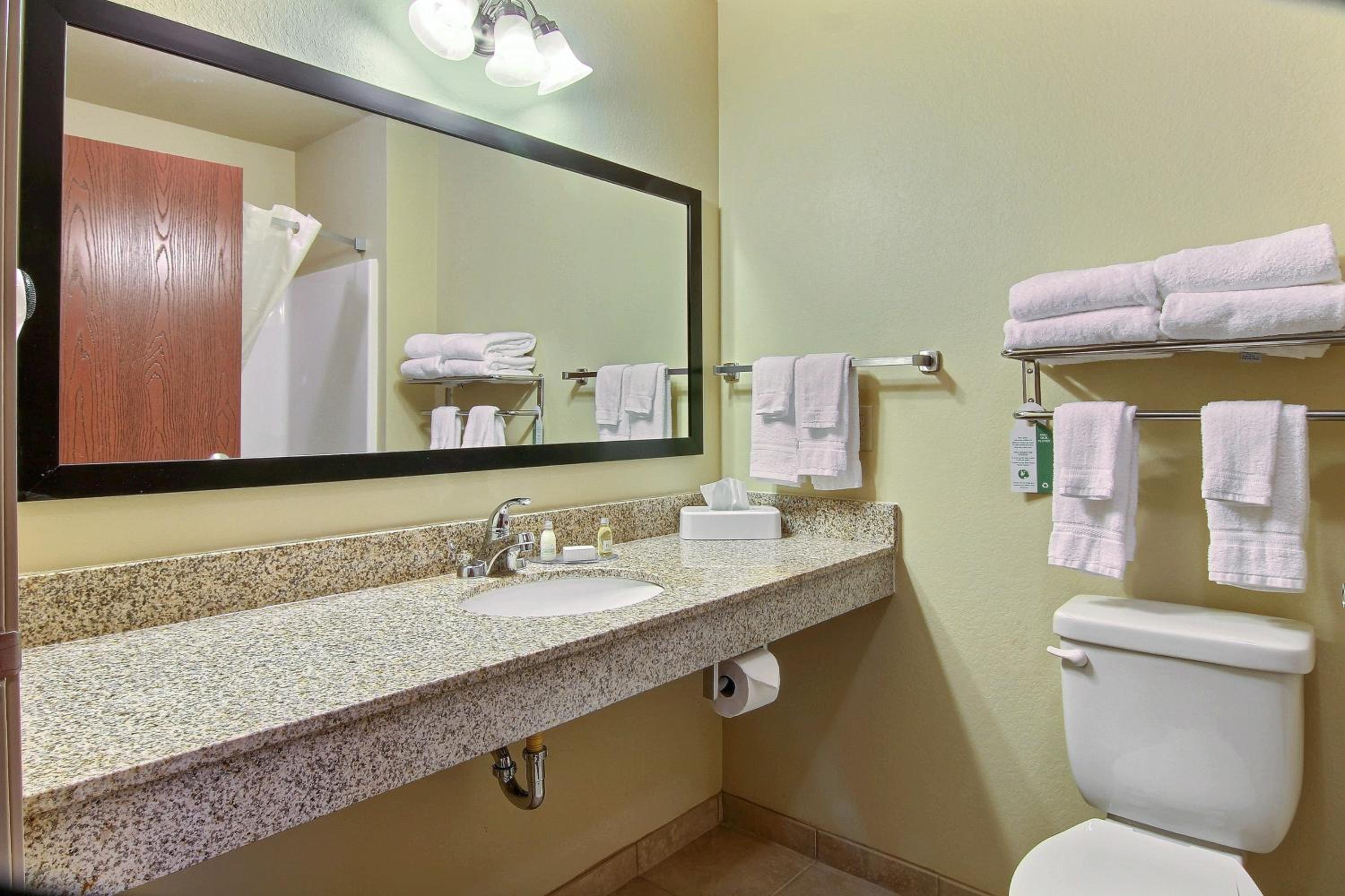 Cobblestone Hotel and Suites - Jefferson - Property Image 5