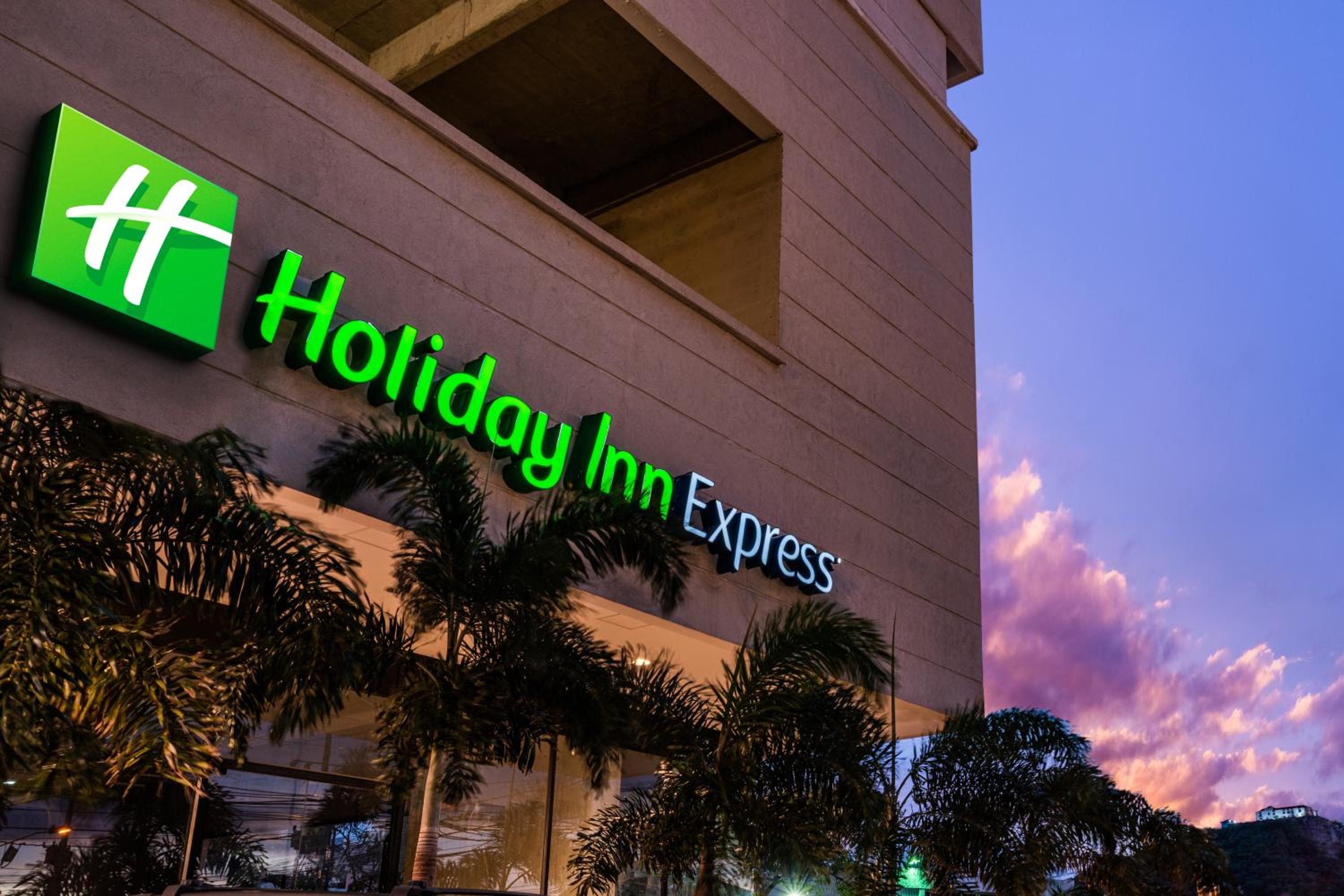 Hotel Holiday Inn Express Cartagena Manga, an IHG Hotel - Image 1