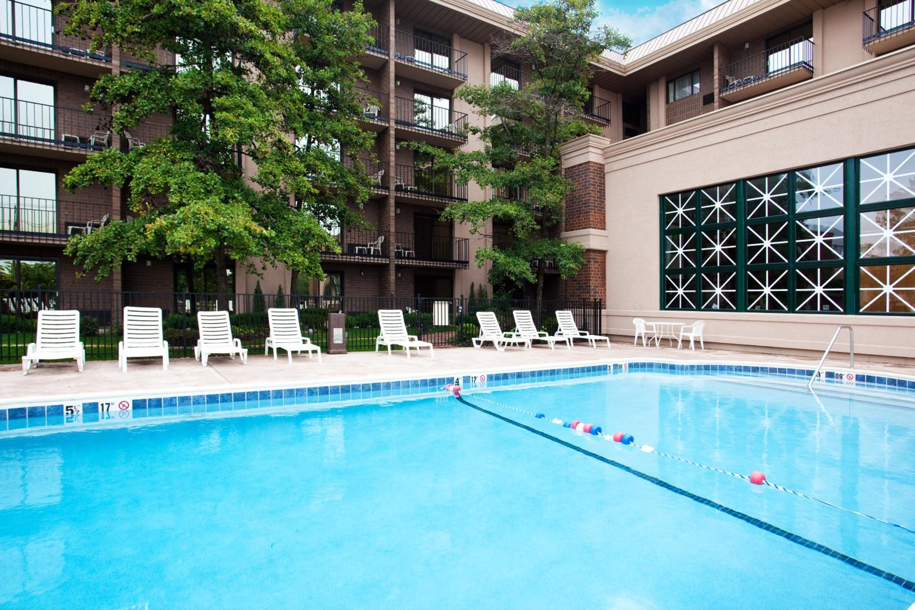Holiday Inn Express Schaumburg-Rolling Meadows, an IHG Hotel - Property Image 28