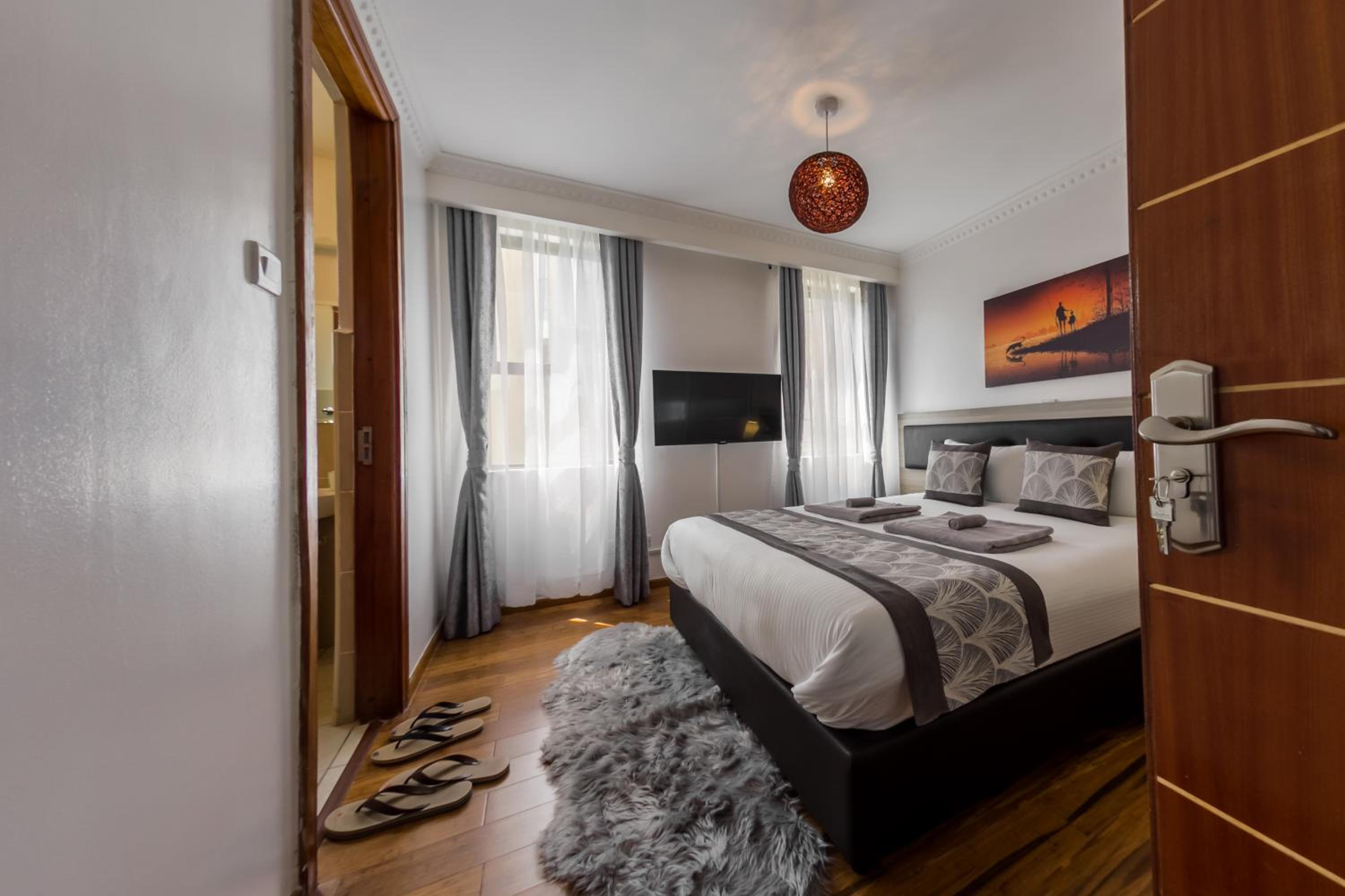 Edmor Residences Riverside view 5