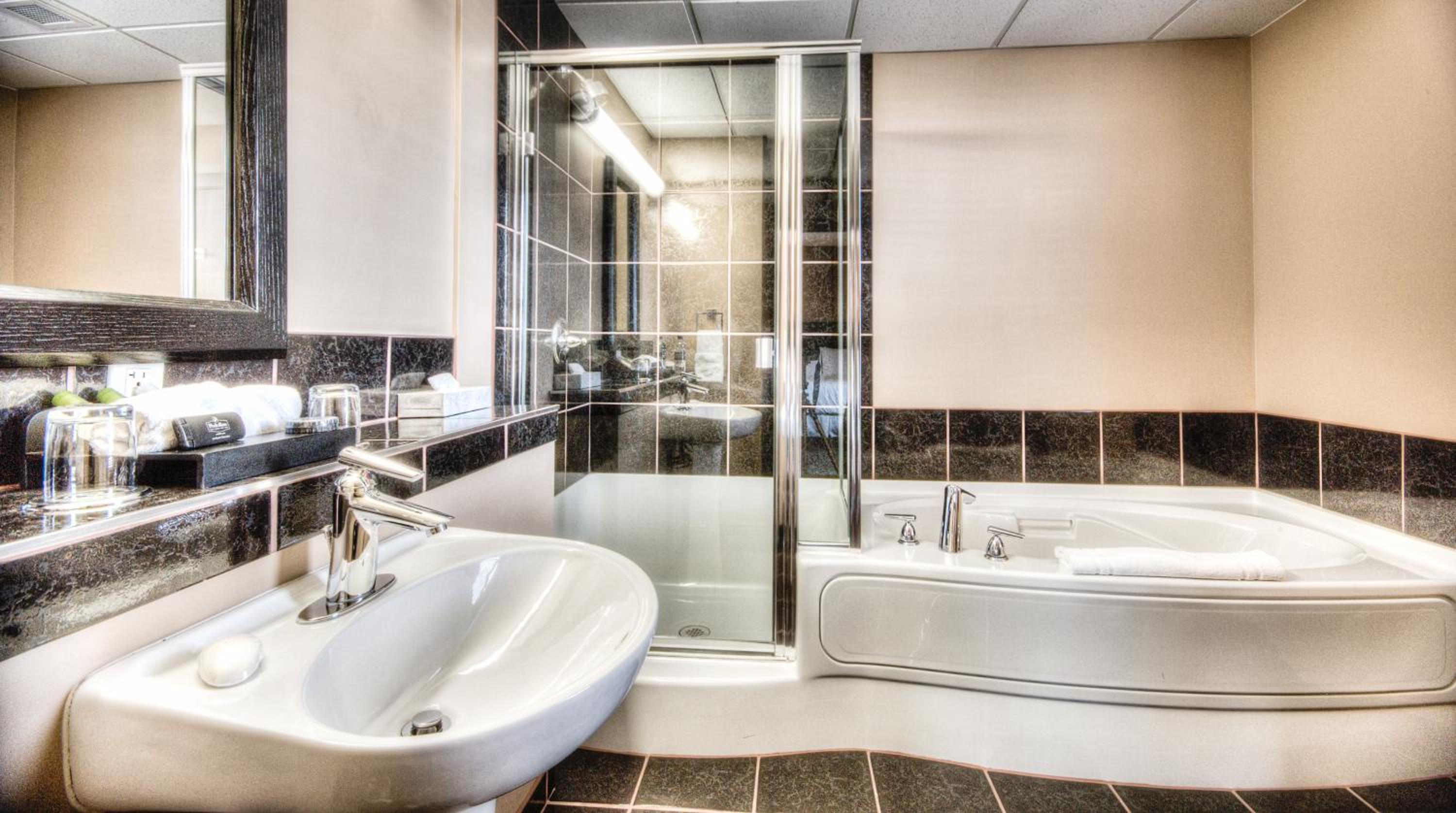 Grande Prairie Vacations - Podollan Inn  Spa - Grande Prairie - Property Image 4