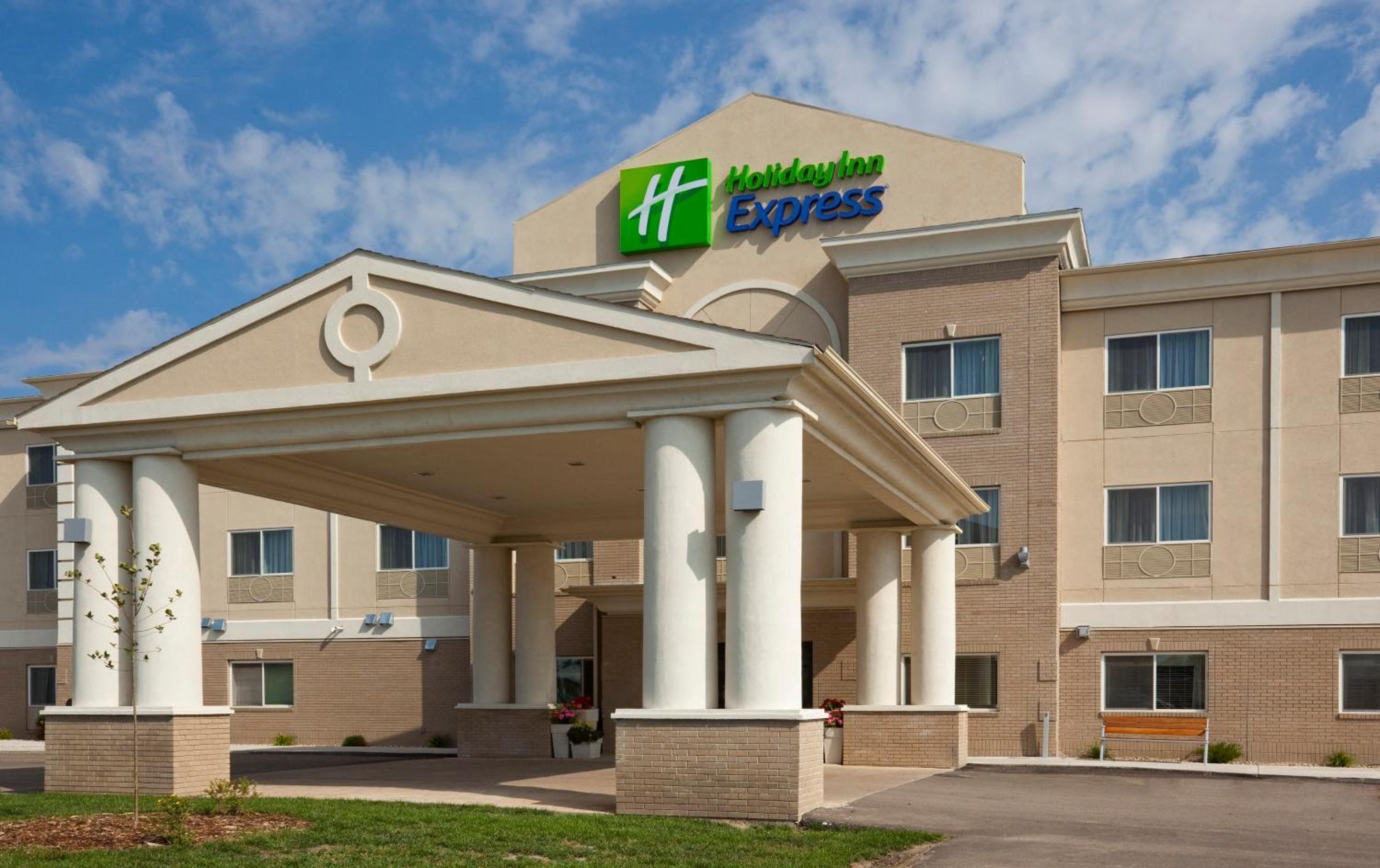 Hotel Holiday Inn Express Devils Lake, an IHG Hotel - Image 1