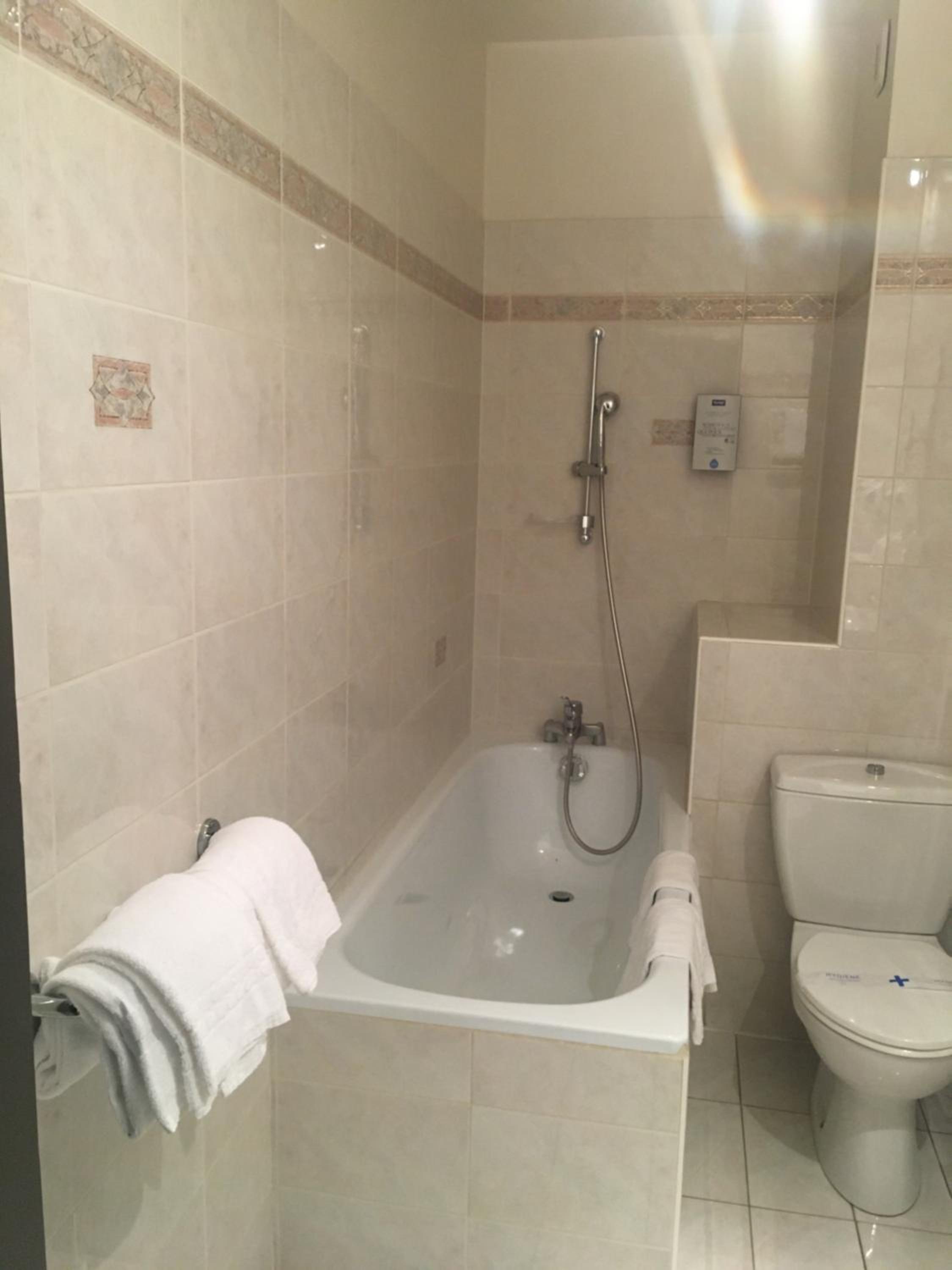 Rodez Vacations - Kyriad Rodez - Property Image 2