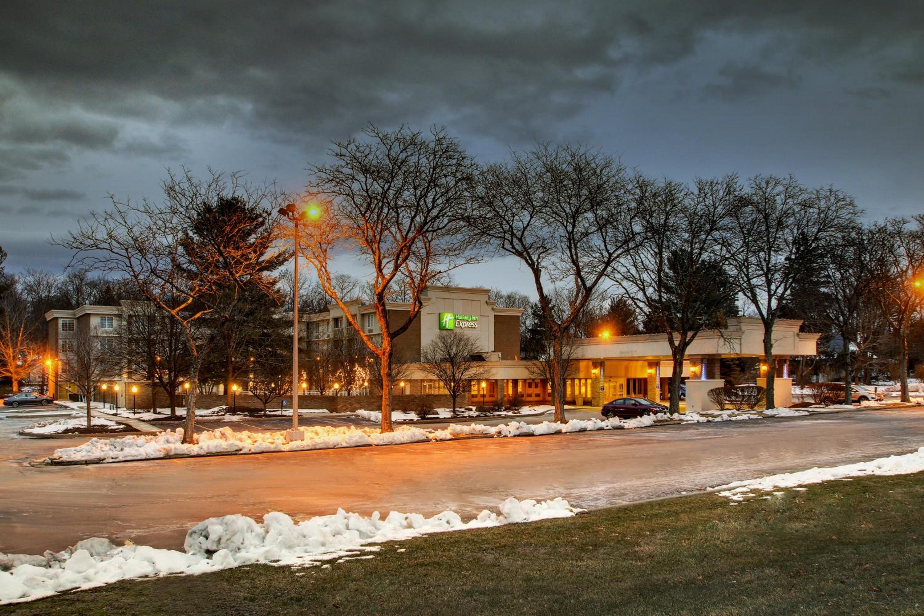 Poughkeepsie Vacations - Holiday Inn Express Poughkeepsie, an IHG Hotel - Property Image 14