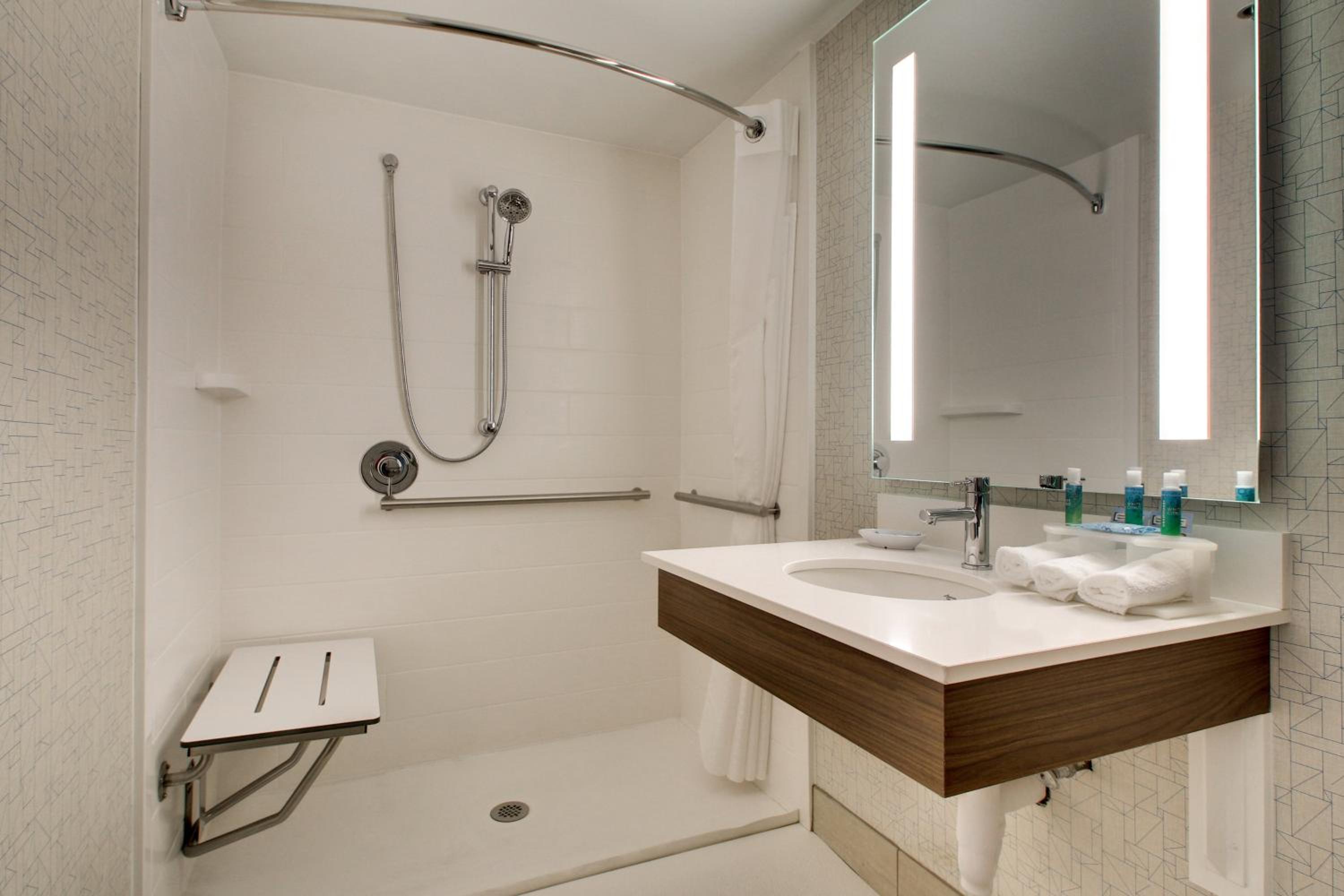 Poughkeepsie Vacations - Holiday Inn Express Poughkeepsie, an IHG Hotel - Property Image 2