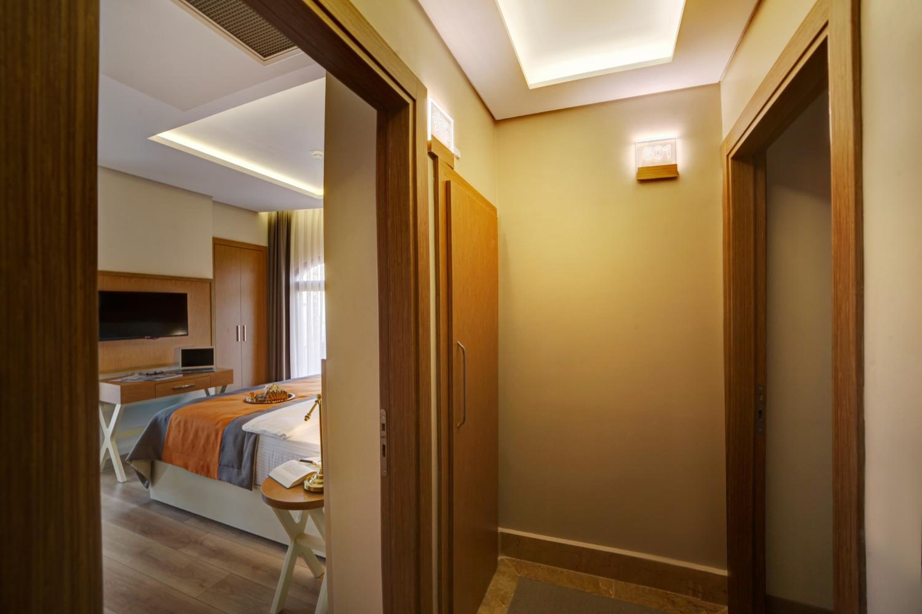 The Fox Otel - Image 52