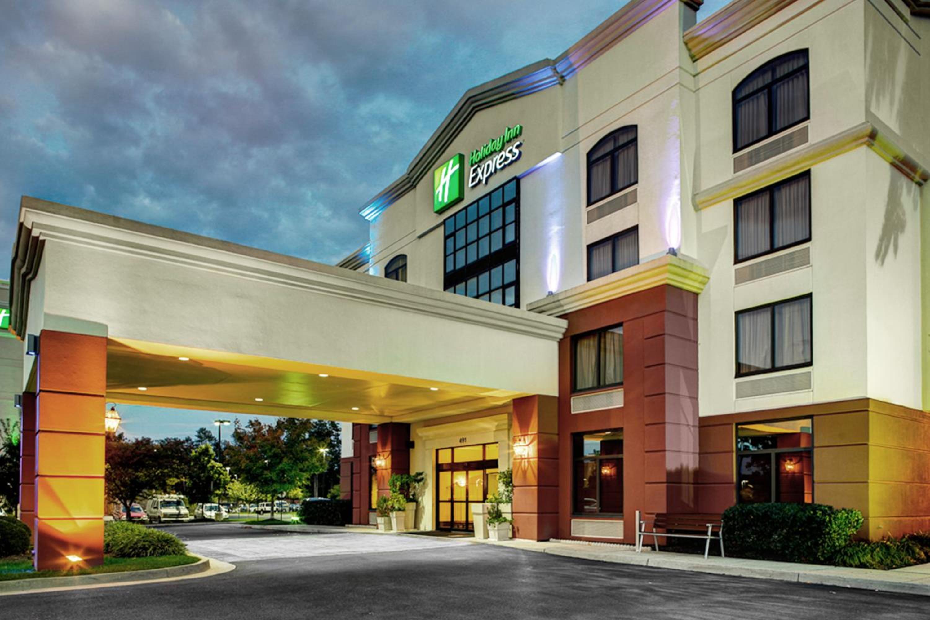 Hotel Holiday Inn Express Richmond Airport By Ihg