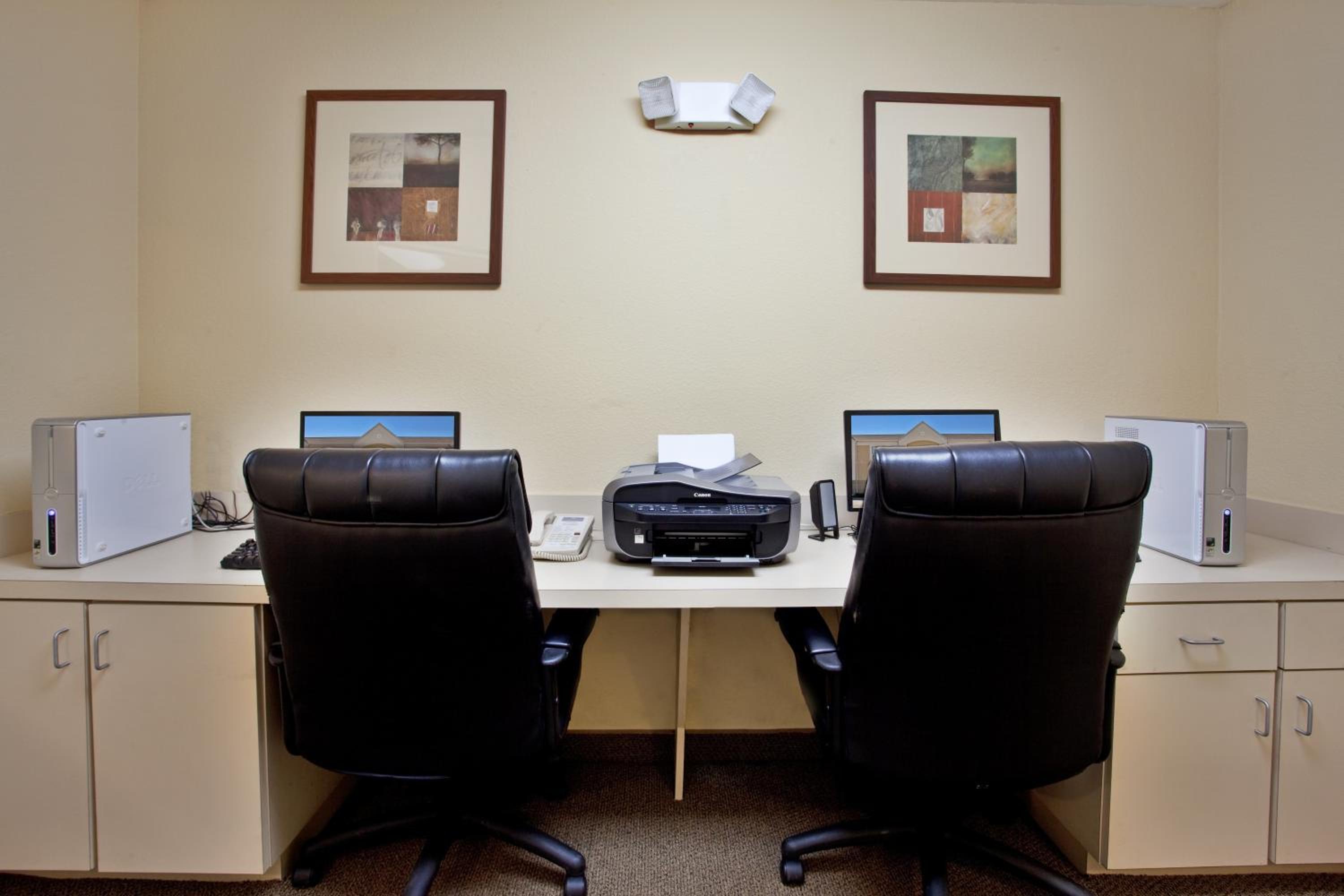 Lake Charles Vacations - Candlewood Suites Lake Charles-Sulphur, an IHG Hotel - Property Image 2