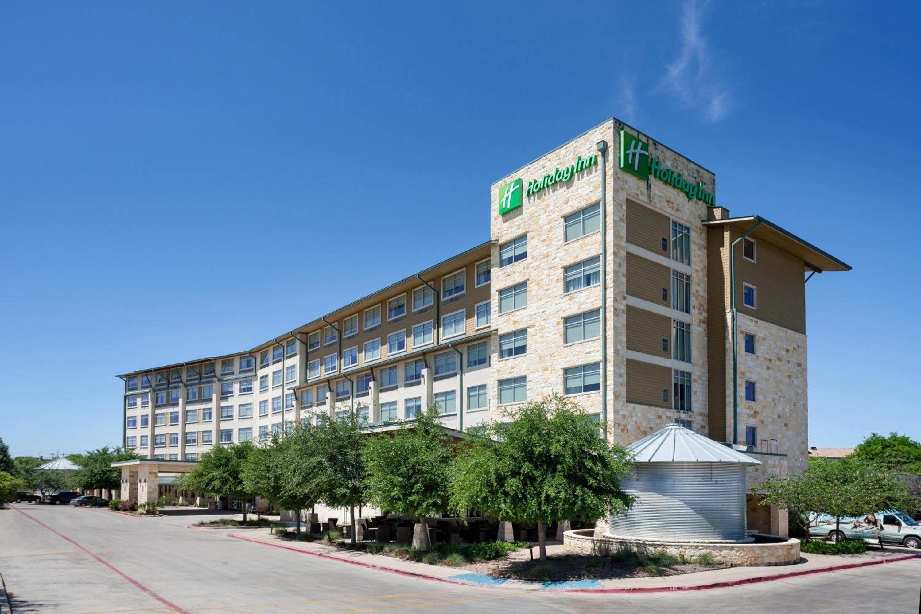 Hotel Holiday Inn San Antonio Northwest- SeaWorld Area, an IHG Hotel - Image 1