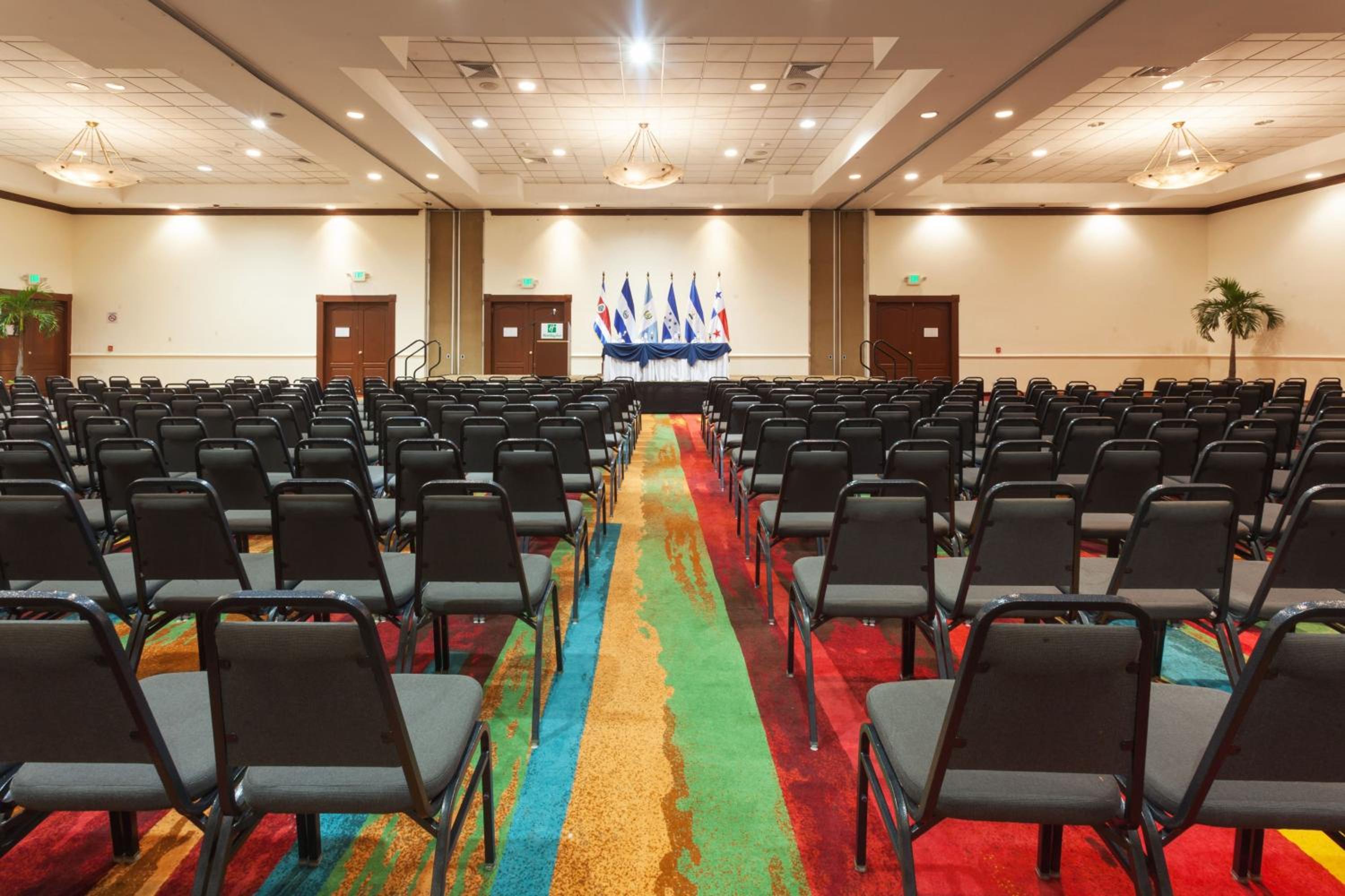 San Salvador Vacations - Holiday Inn San Salvador, an IHG Hotel - Property Image 3