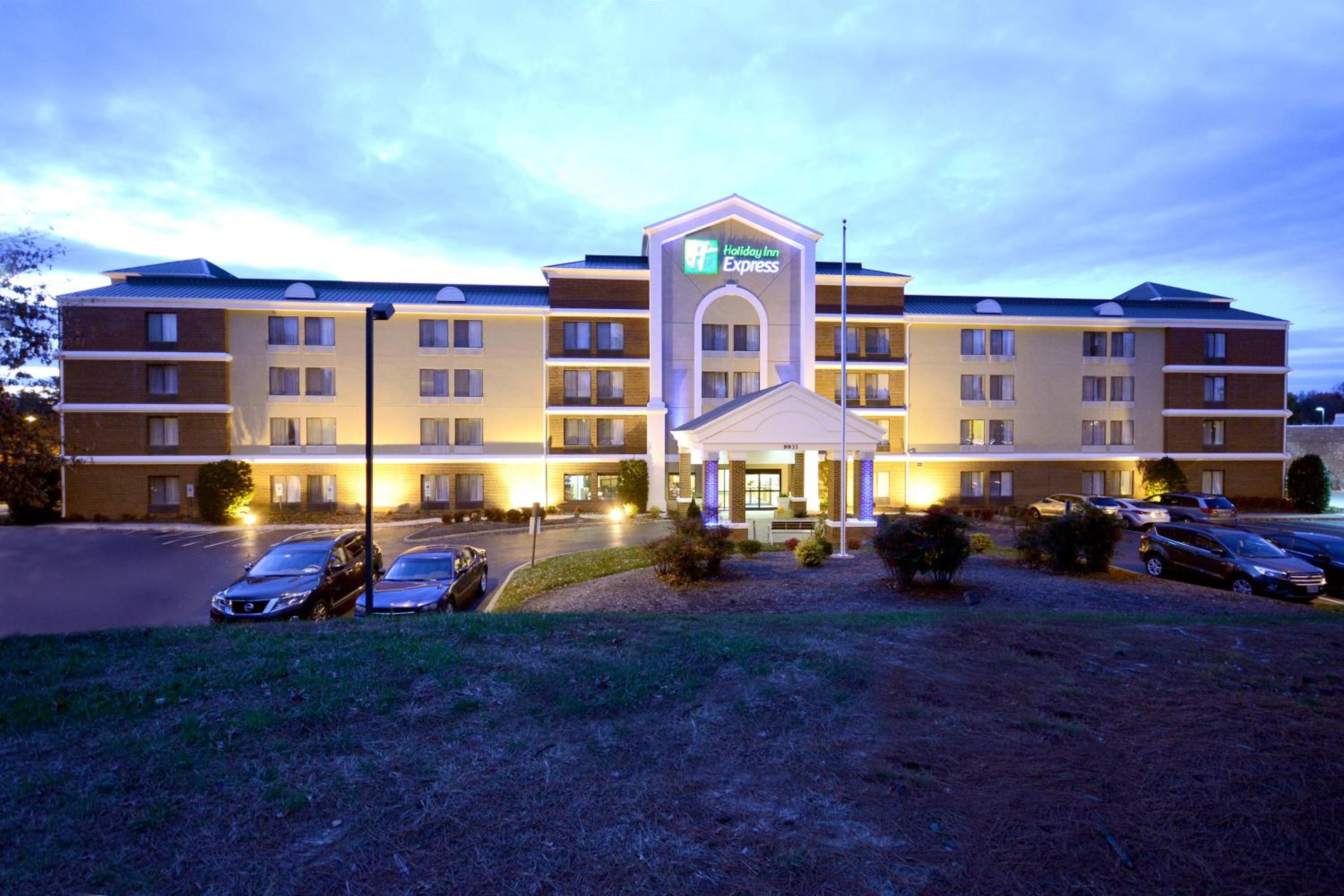 Hotel Holiday Inn Express Richmond I-64 Short Pump Area, an IHG Hotel - Image 1