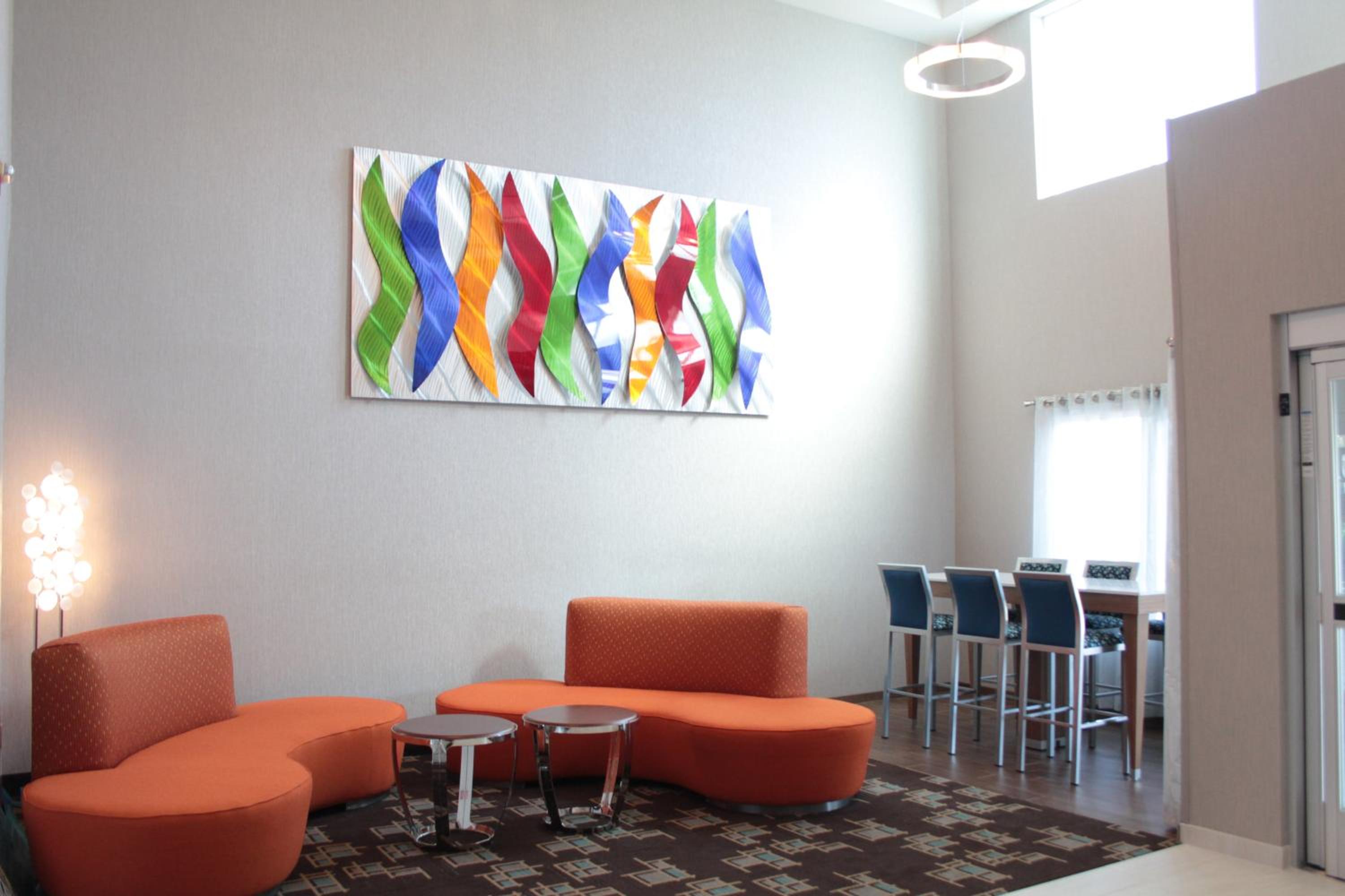 Holiday Inn Express Rocklin - Galleria Area, an IHG Hotel - Property Image 2