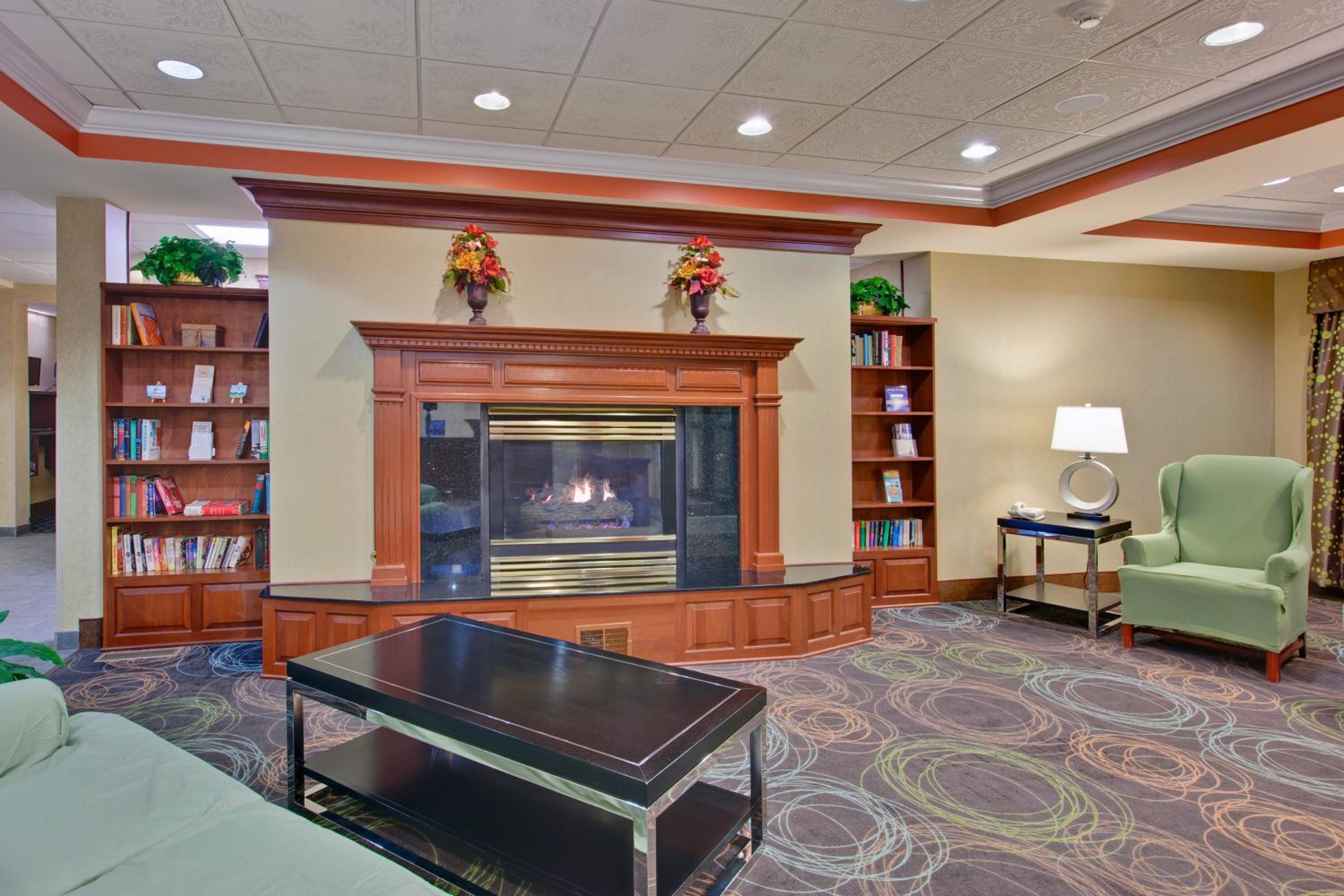 Sault Ste Marie Vacations - Holiday Inn Express Sault Ste Marie, an IHG Hotel - Property Image 2