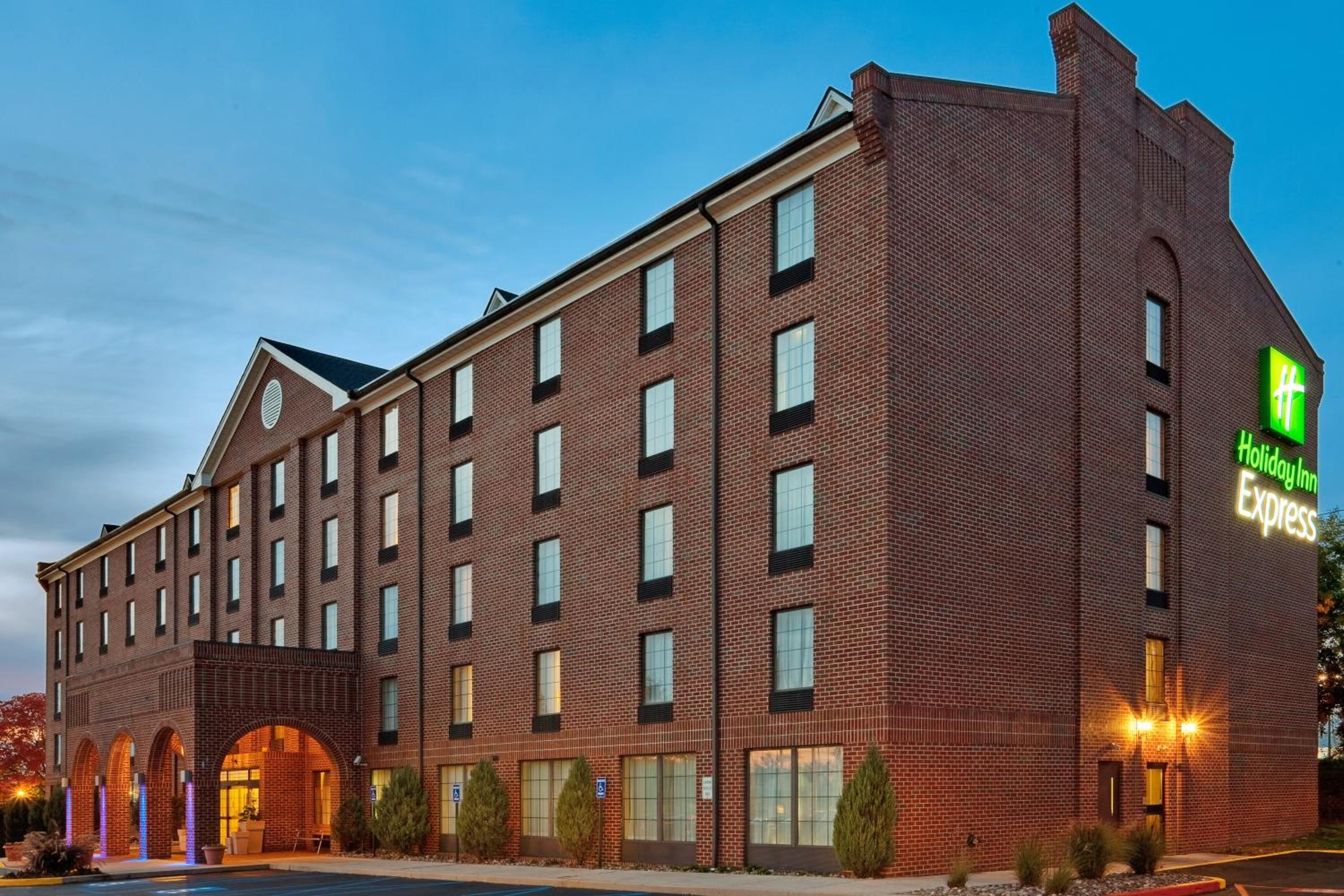 Hotel Holiday Inn Express Harrisburg East, an IHG Hotel - Image 1