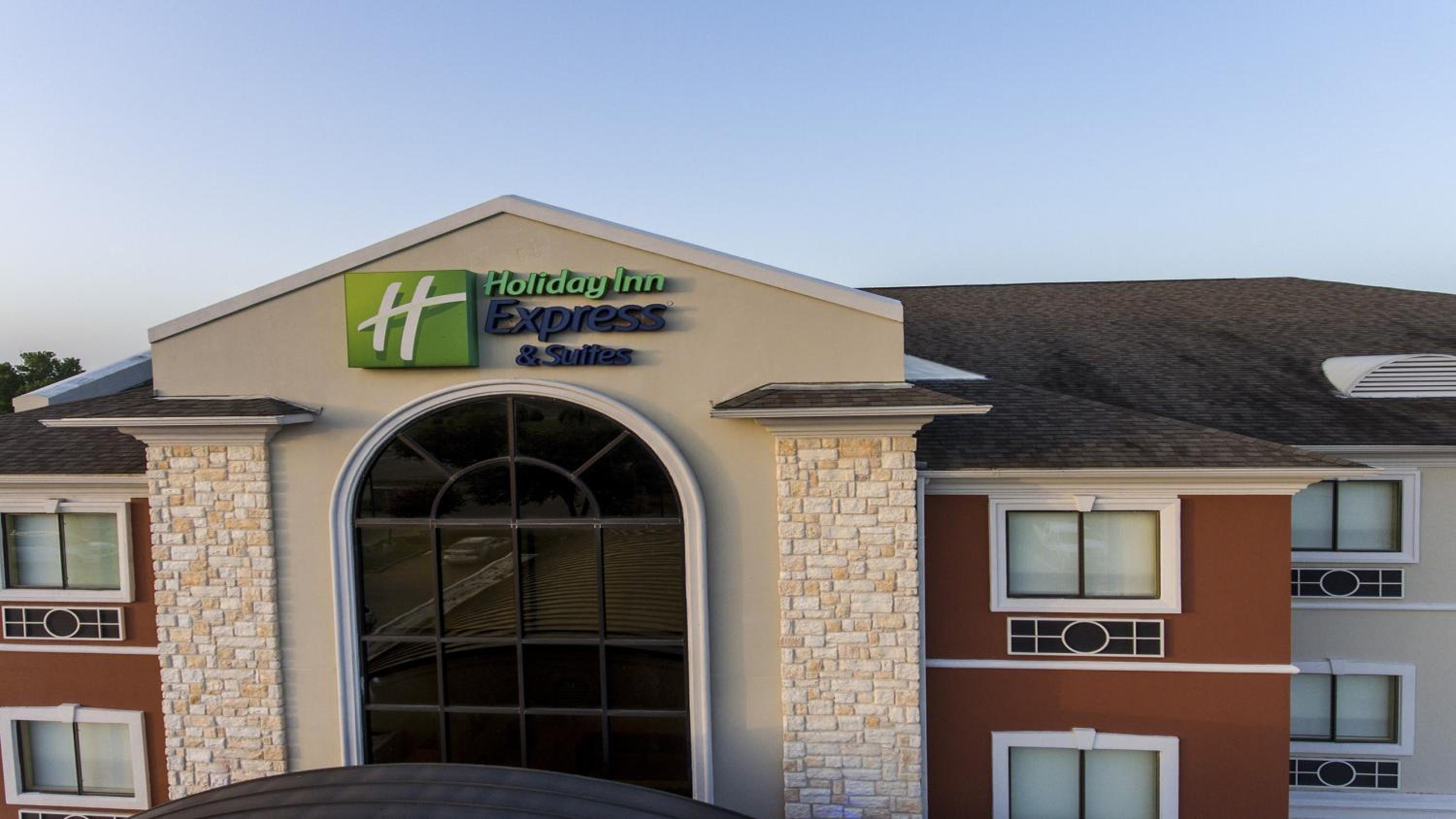 Mount Pleasant Vacations - Holiday Inn Express Hotel  Suites Mount Pleasant, an IHG Hotel - Property Image 1