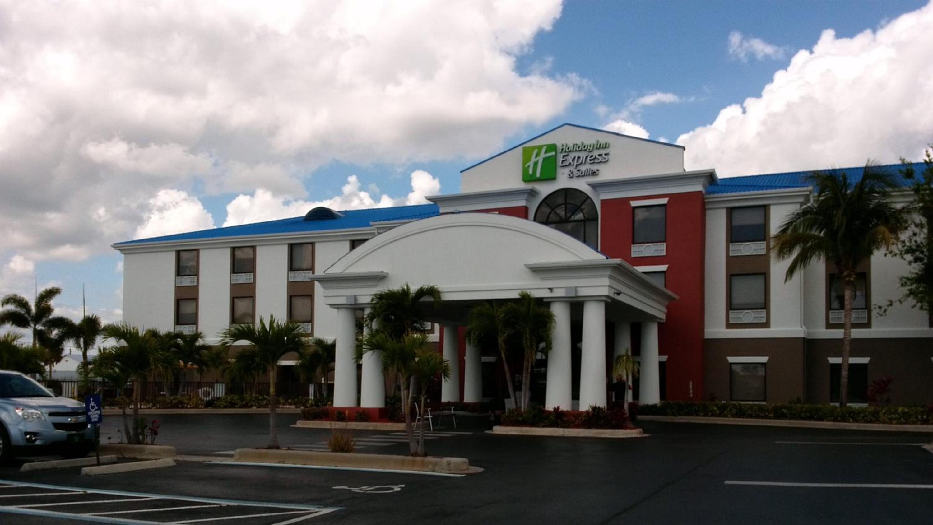 Okeechobee Vacations - Holiday Inn Express Lake Okeechobee, an IHG Hotel - Property Image 1