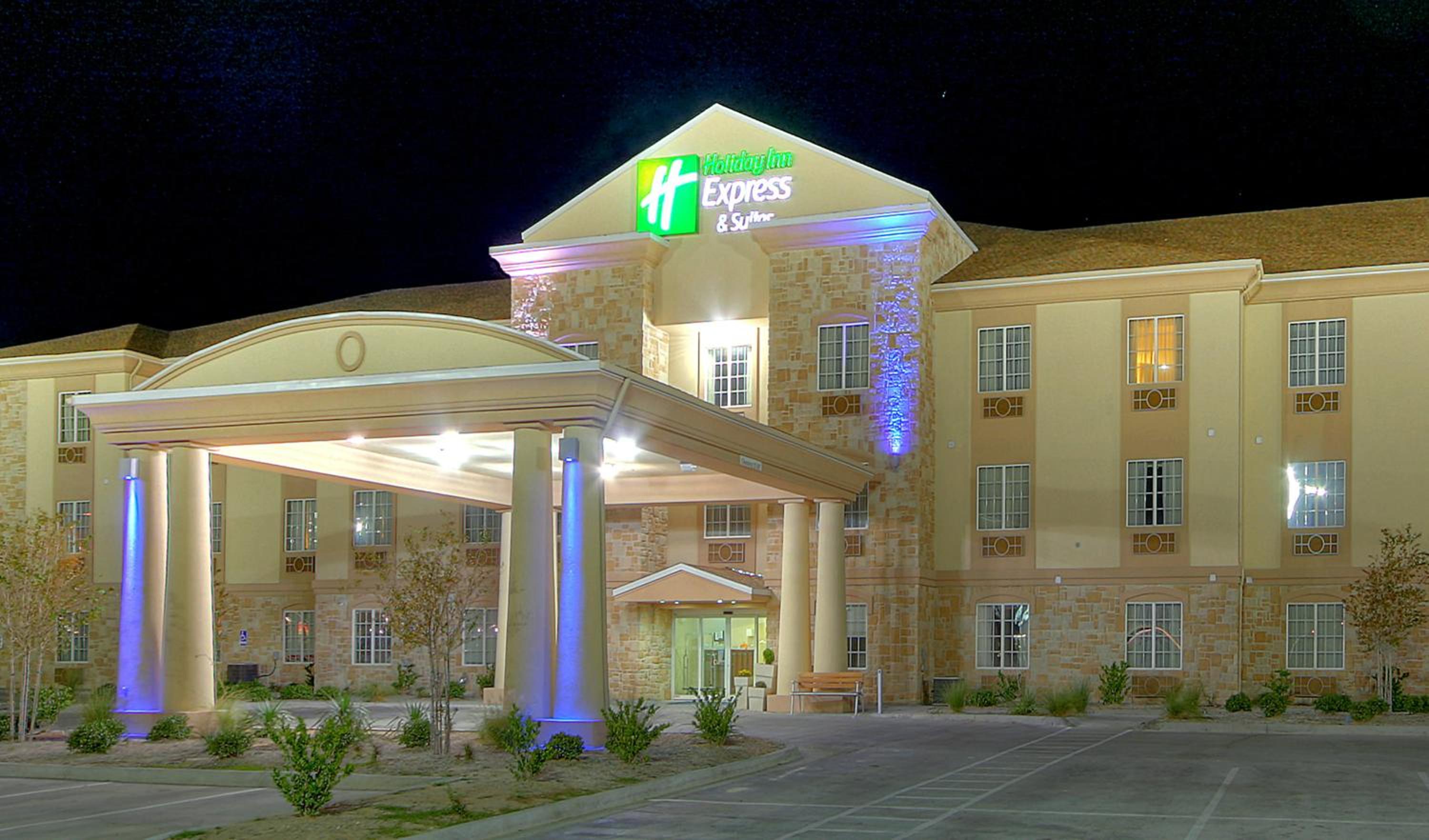 Pecos Vacations - Holiday Inn Express  Suites Pecos, an IHG Hotel - Property Image 4
