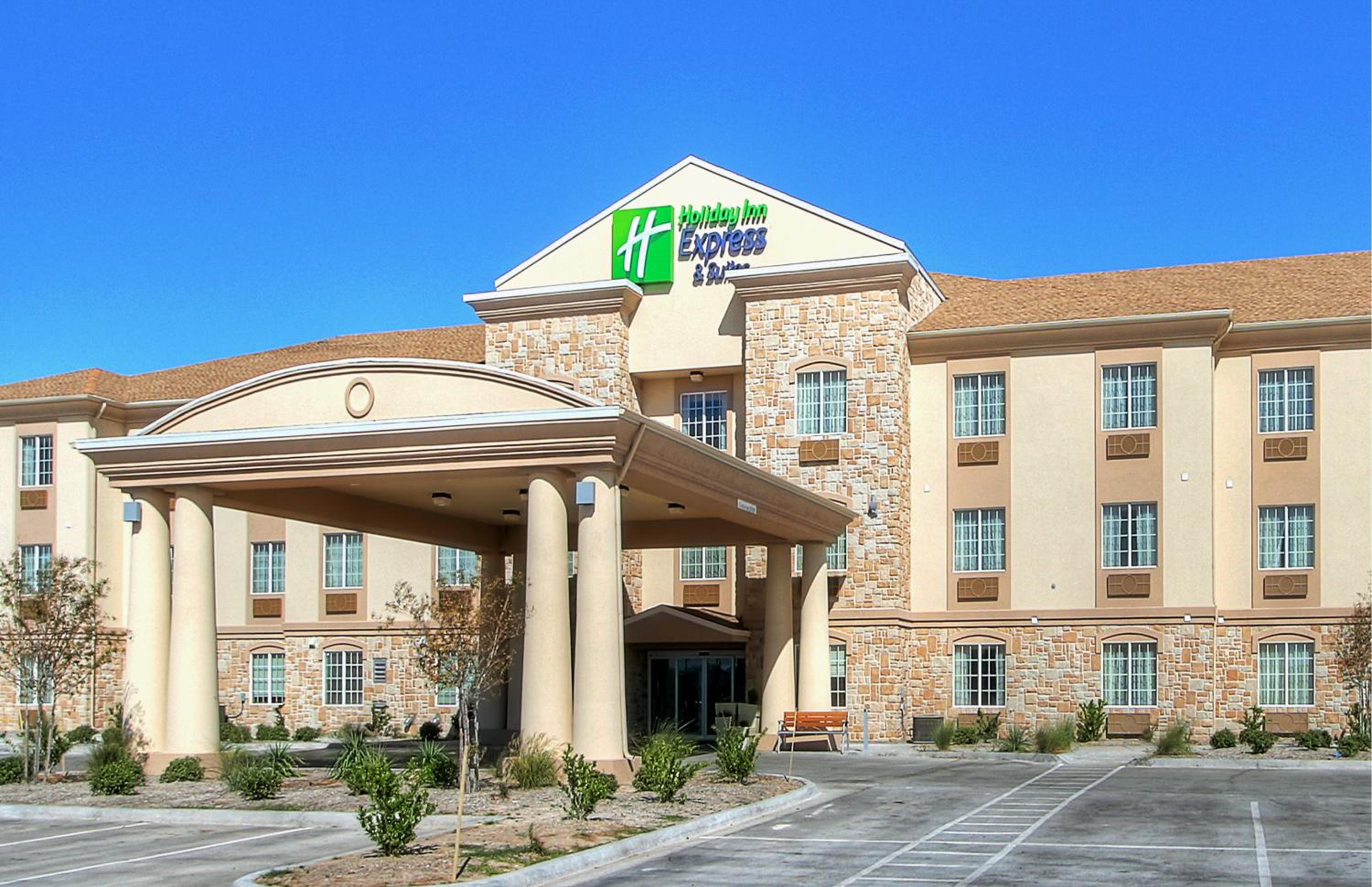Pecos Vacations - Holiday Inn Express  Suites Pecos, an IHG Hotel - Property Image 1