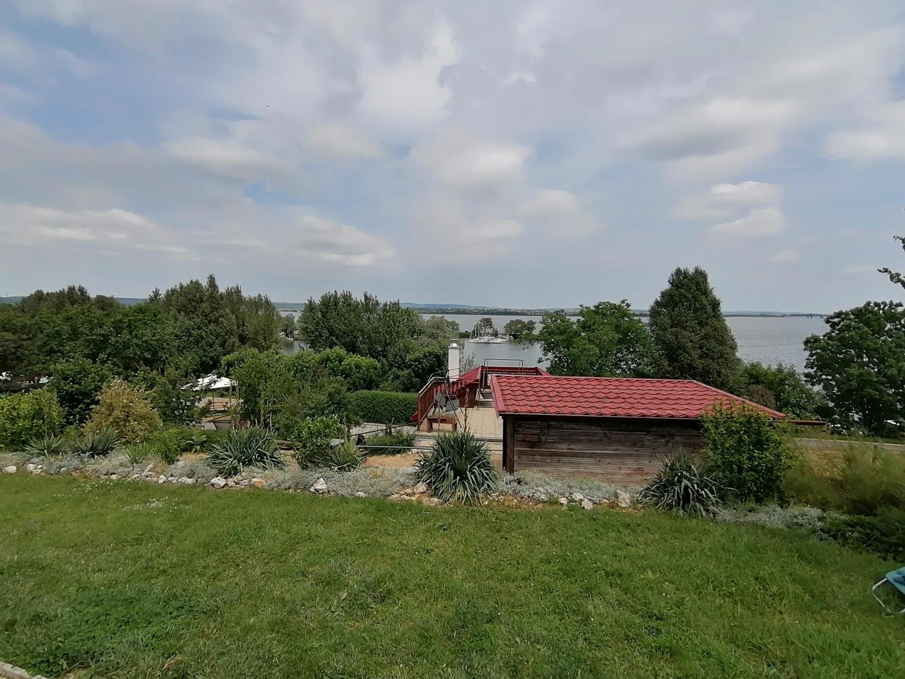Penzion Nad jezerem