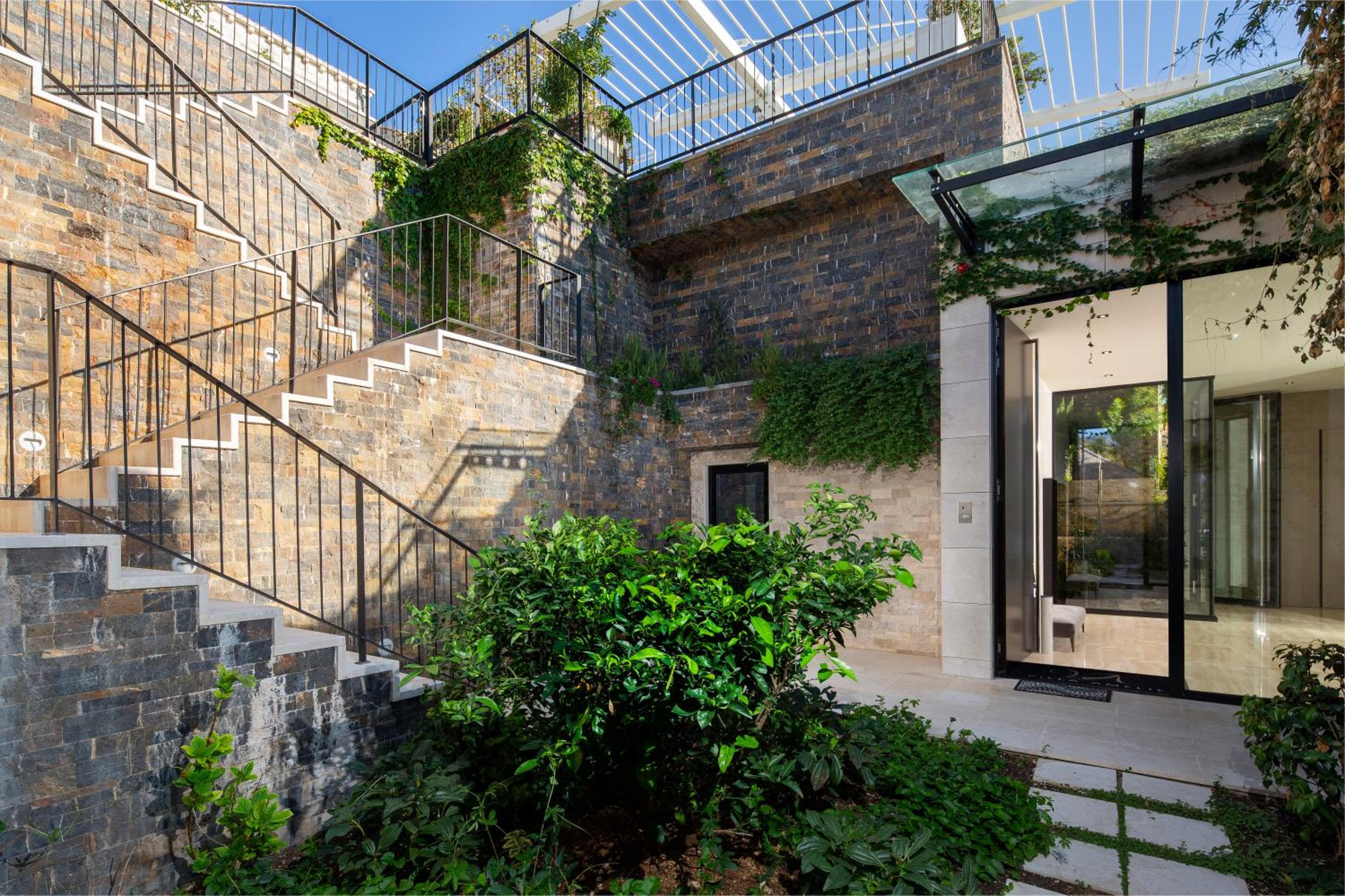 Villa Amelie - Private Seaside Haven