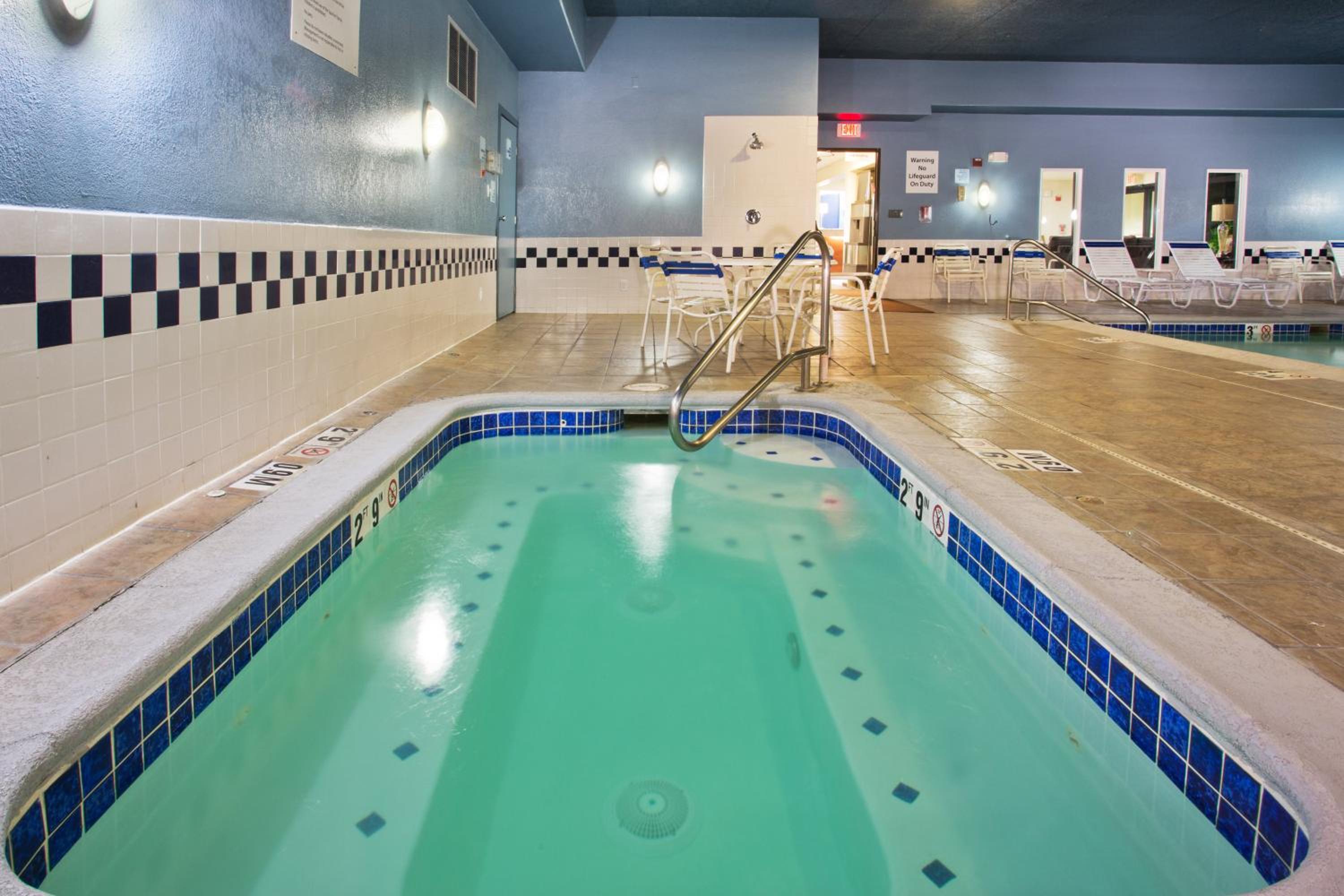 Pendleton Vacations - Holiday Inn Express Pendleton, an IHG Hotel - Property Image 8