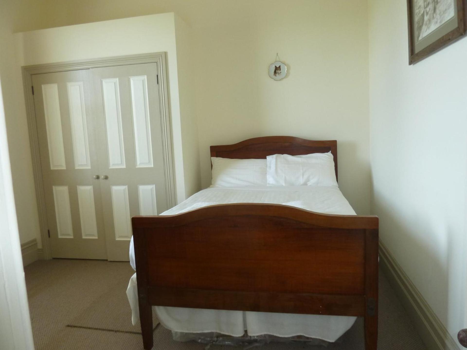 Claremont Farmhouse